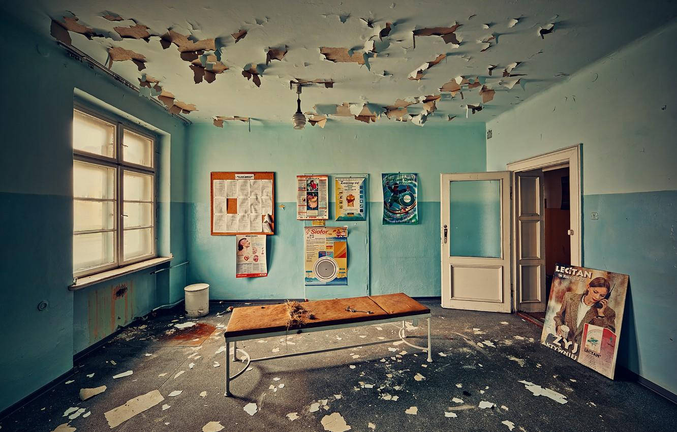 1332x850 Wrecked Small Hospital Room Wallpaper