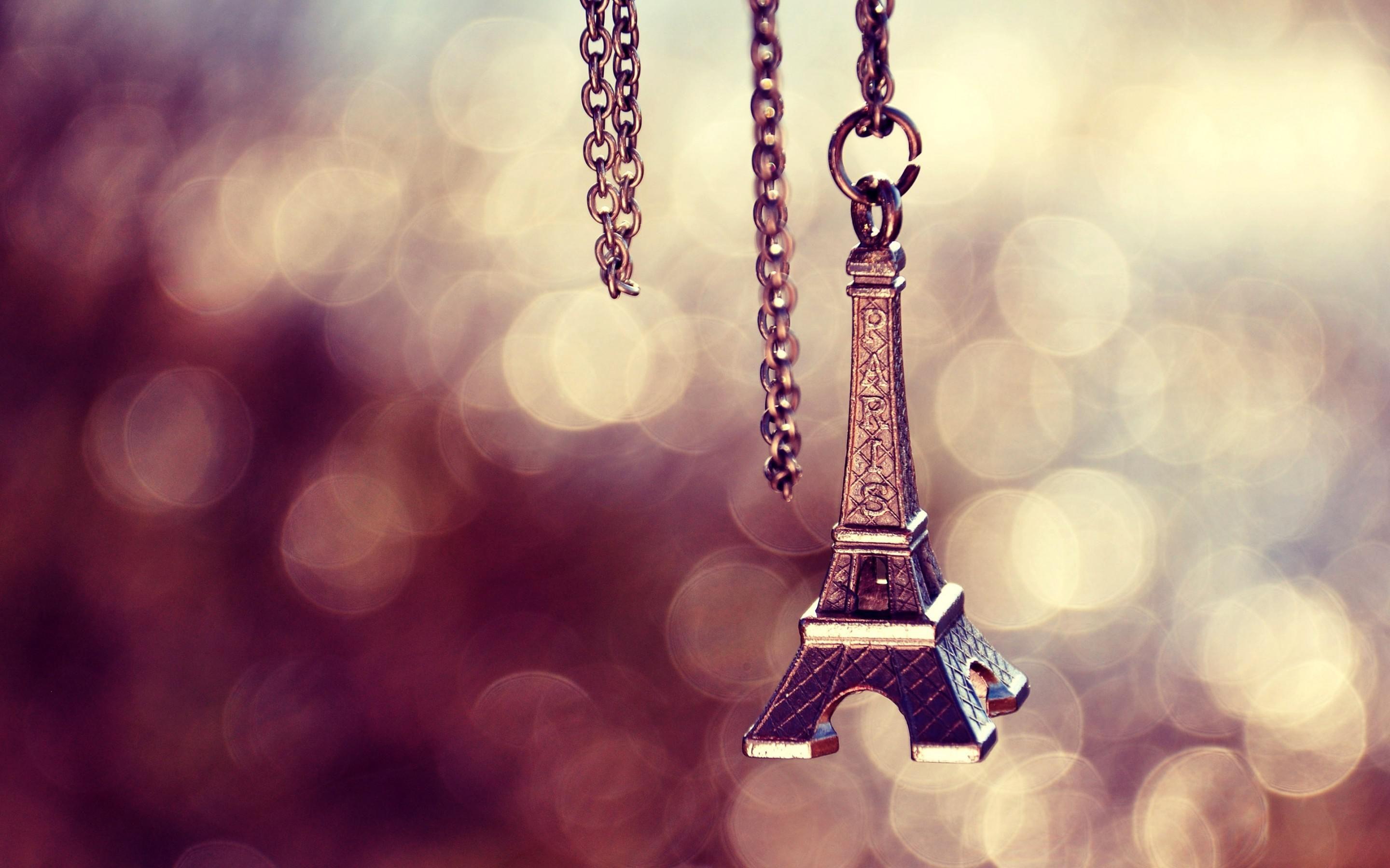 2880x1800 Eiffel Tower Background