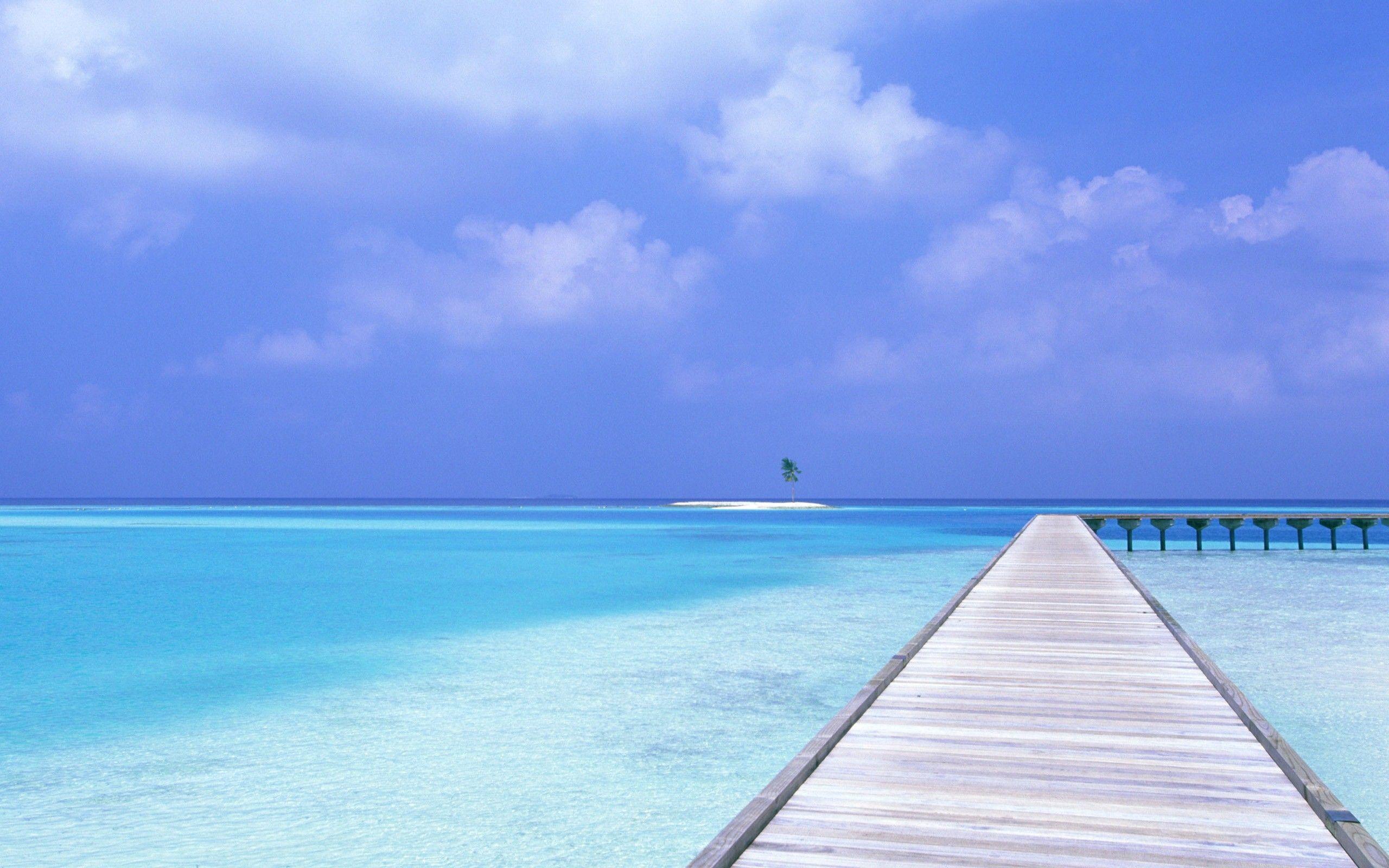 Океан 18 5. Мальдивы вода. Океан фото. Голубое море. Обои море.