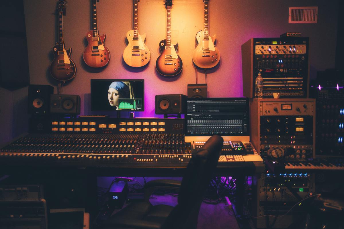 1200x800 Organized Home Music Studio