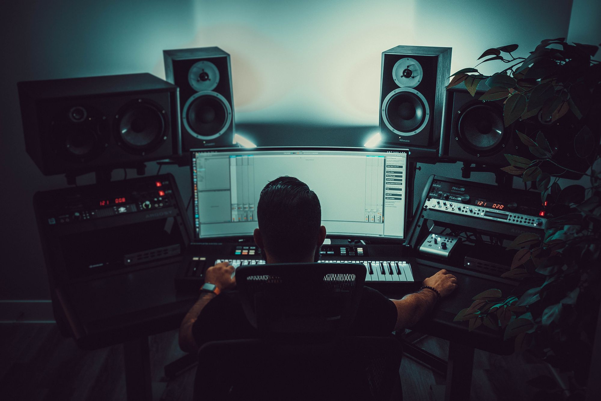 2000x1333 What Are The Roles In A Recording Studio?