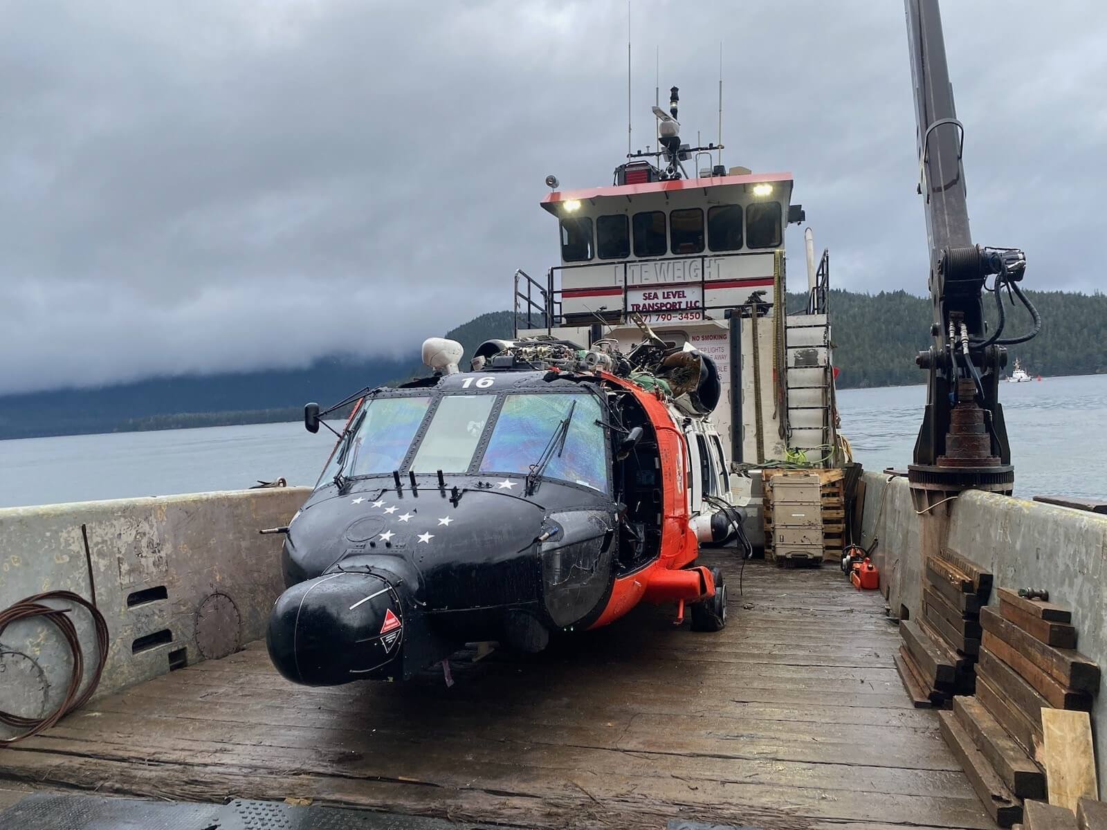1600x1200 Coast Guard recovers downed helicopter