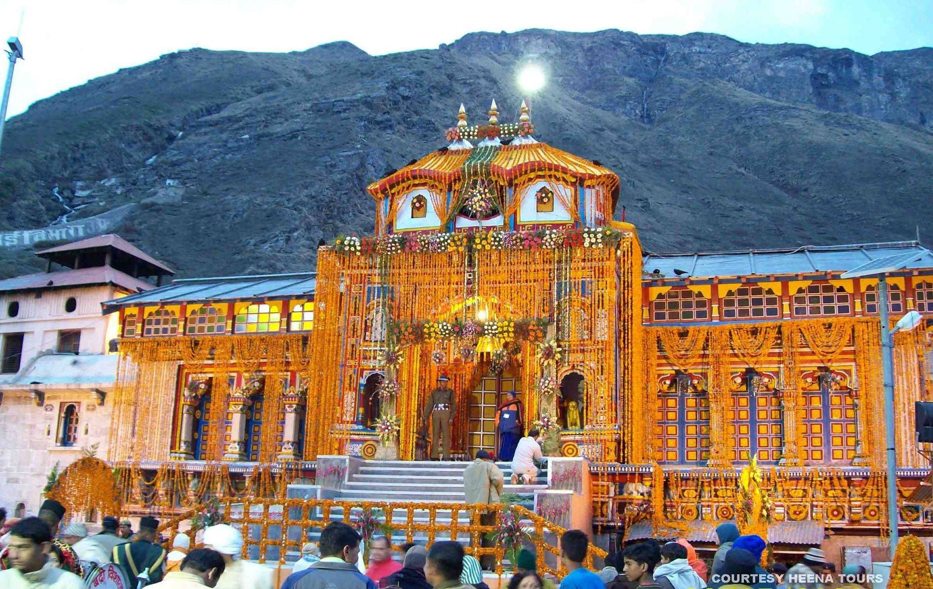 1900x1200 Kedarnath Badrinath Temple 4K Wallpaper
