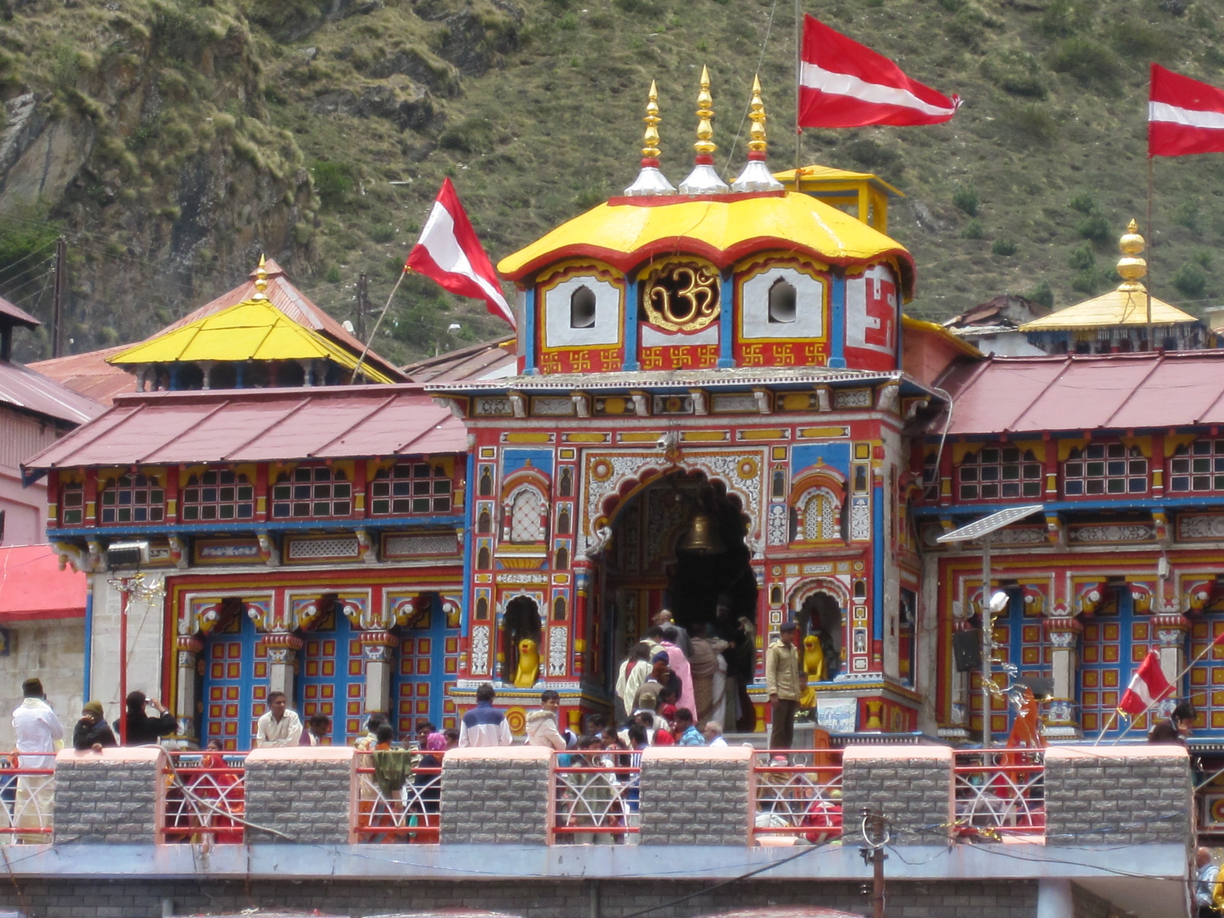 Badrinath Temple Wallpapers - Top Free Badrinath Temple Backgrounds ...