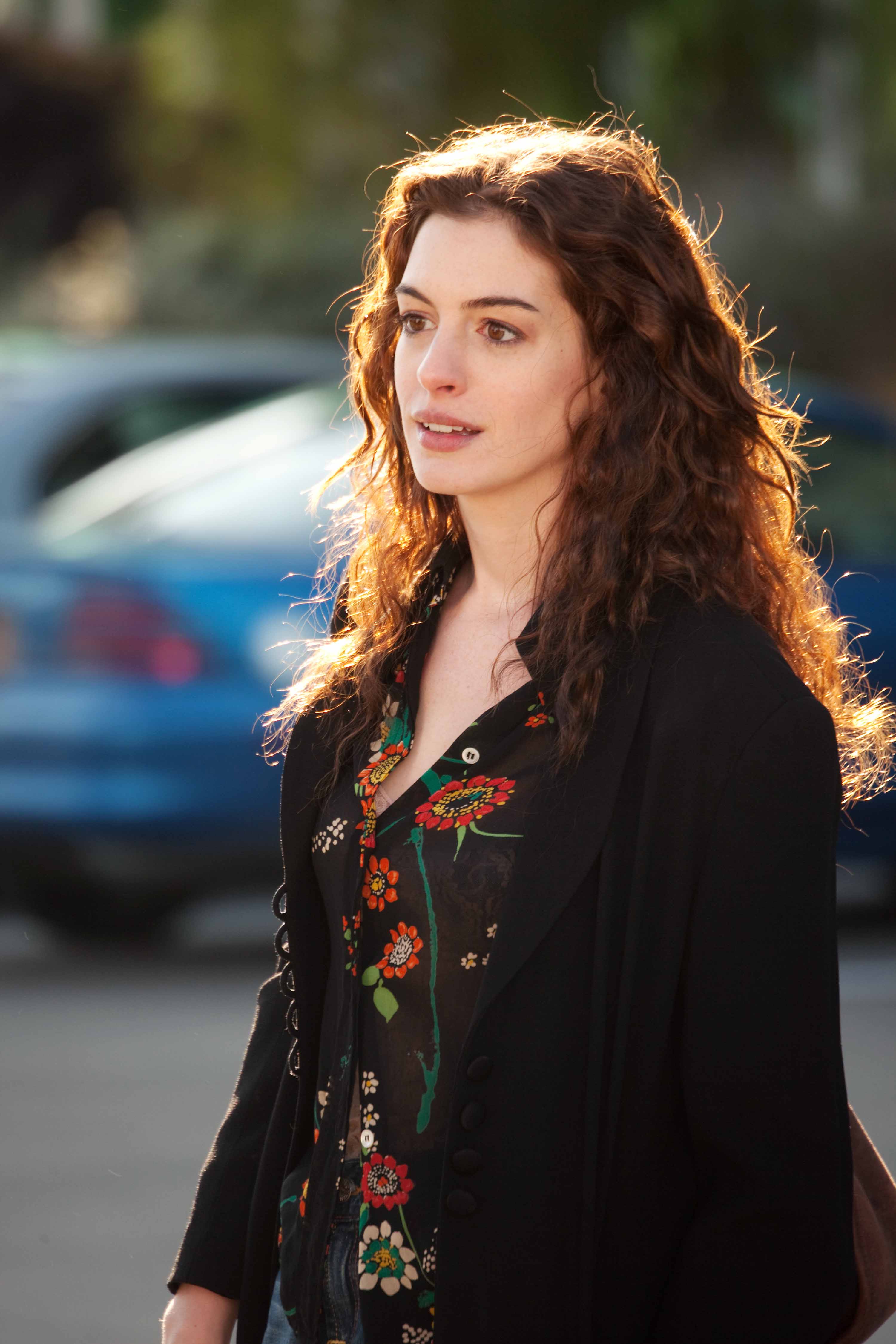 3000x4500 Picture of Anne Hathaway in Love