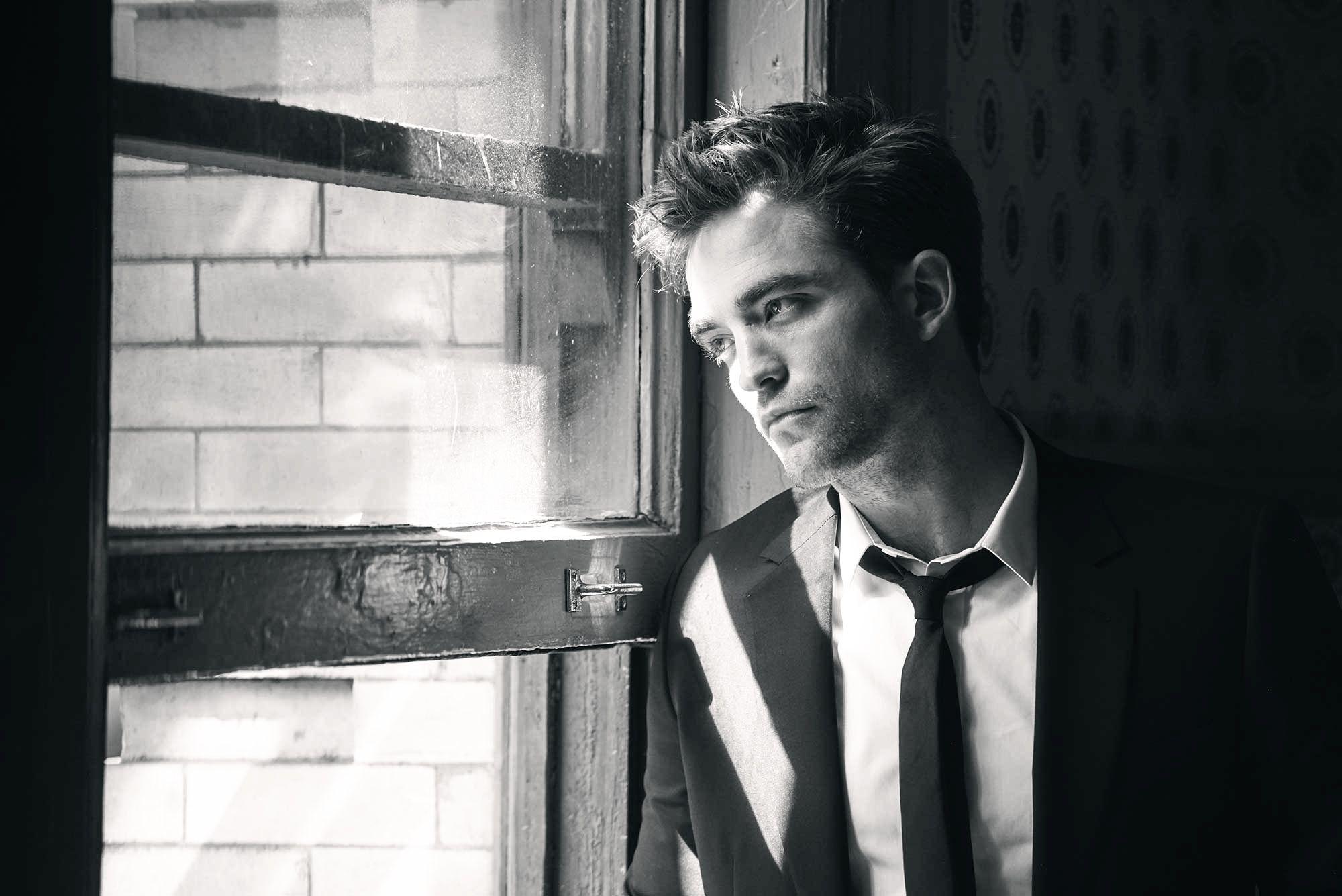 2000x1335 Robert Pattinson Wallpaper Background