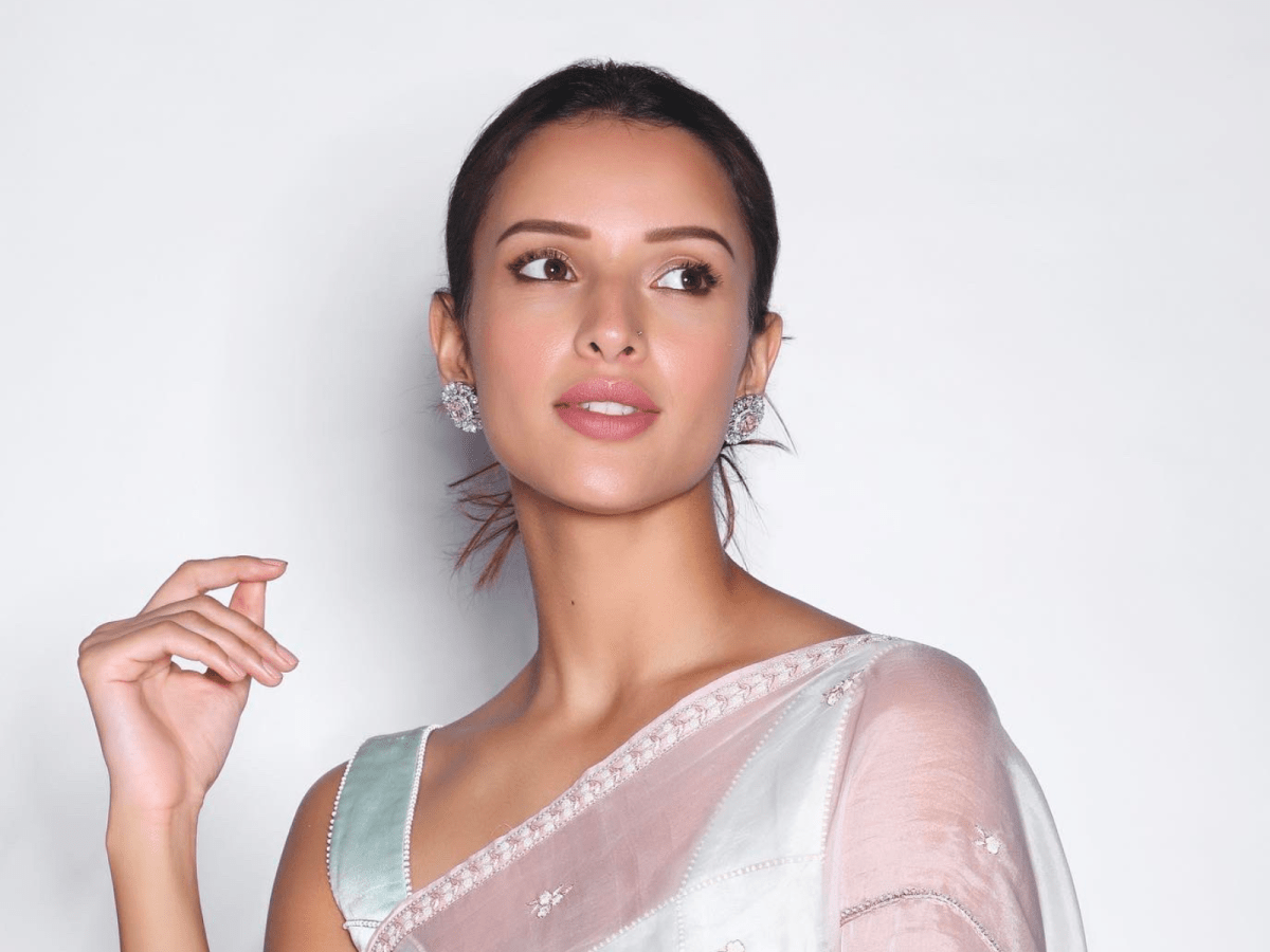 Tripti Dimri Wallpapers - Top Free Tripti Dimri Backgrounds