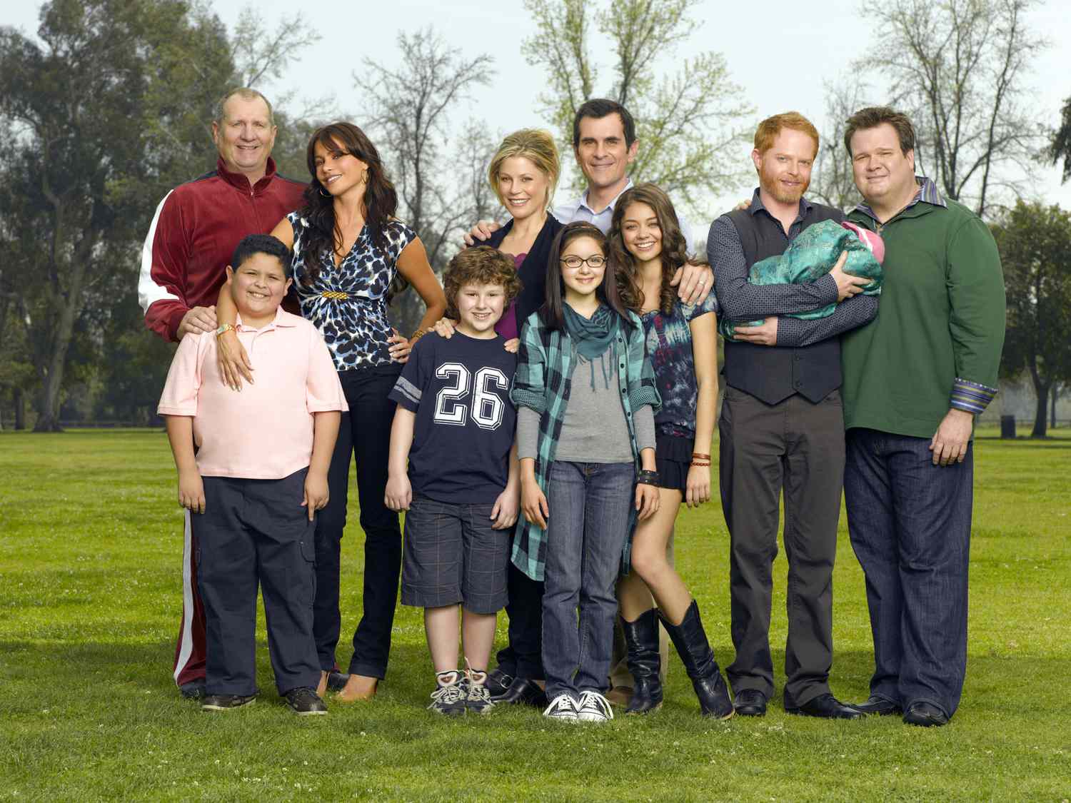 1500x1125 Modern Family Cast Photo: 2020 vs 2009