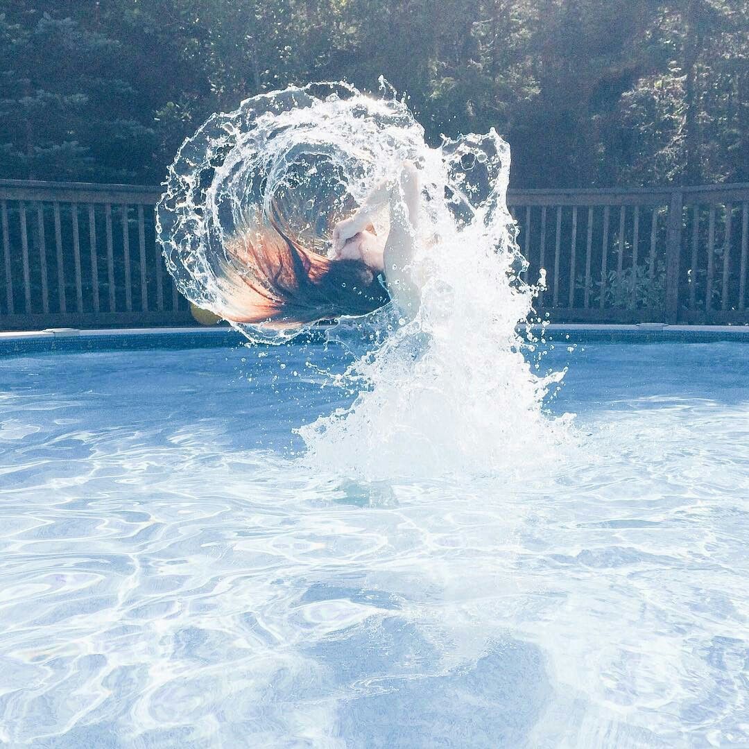 1080x1080 Anna mcnulty in pool1. Fond d écran