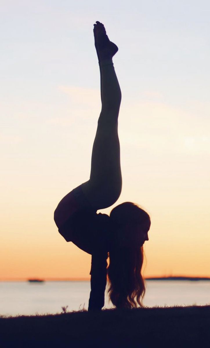 724x1200 Beach Acro Poses in 2024