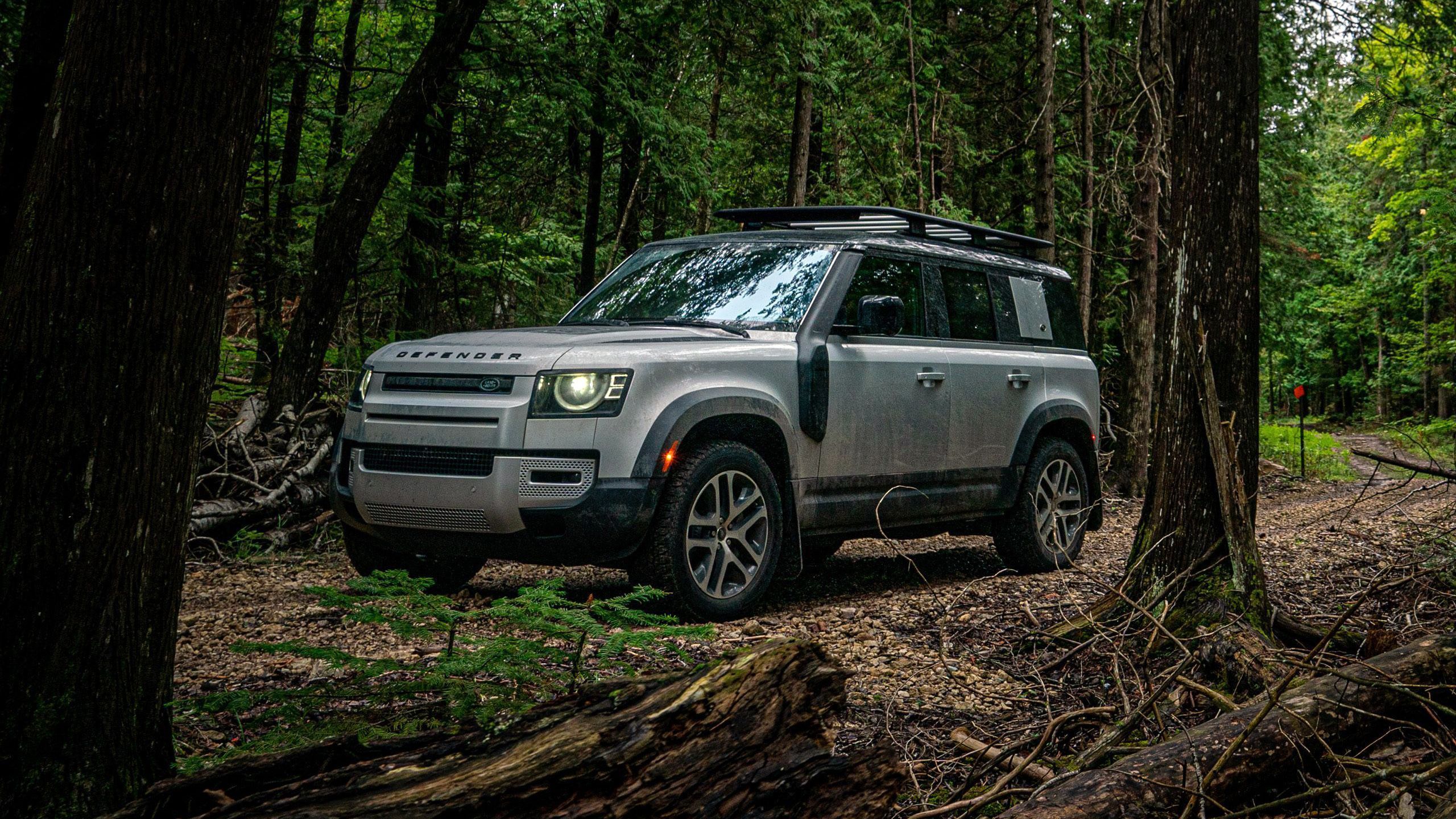 2560x1440 Land Rover Defender 110 P400 SE