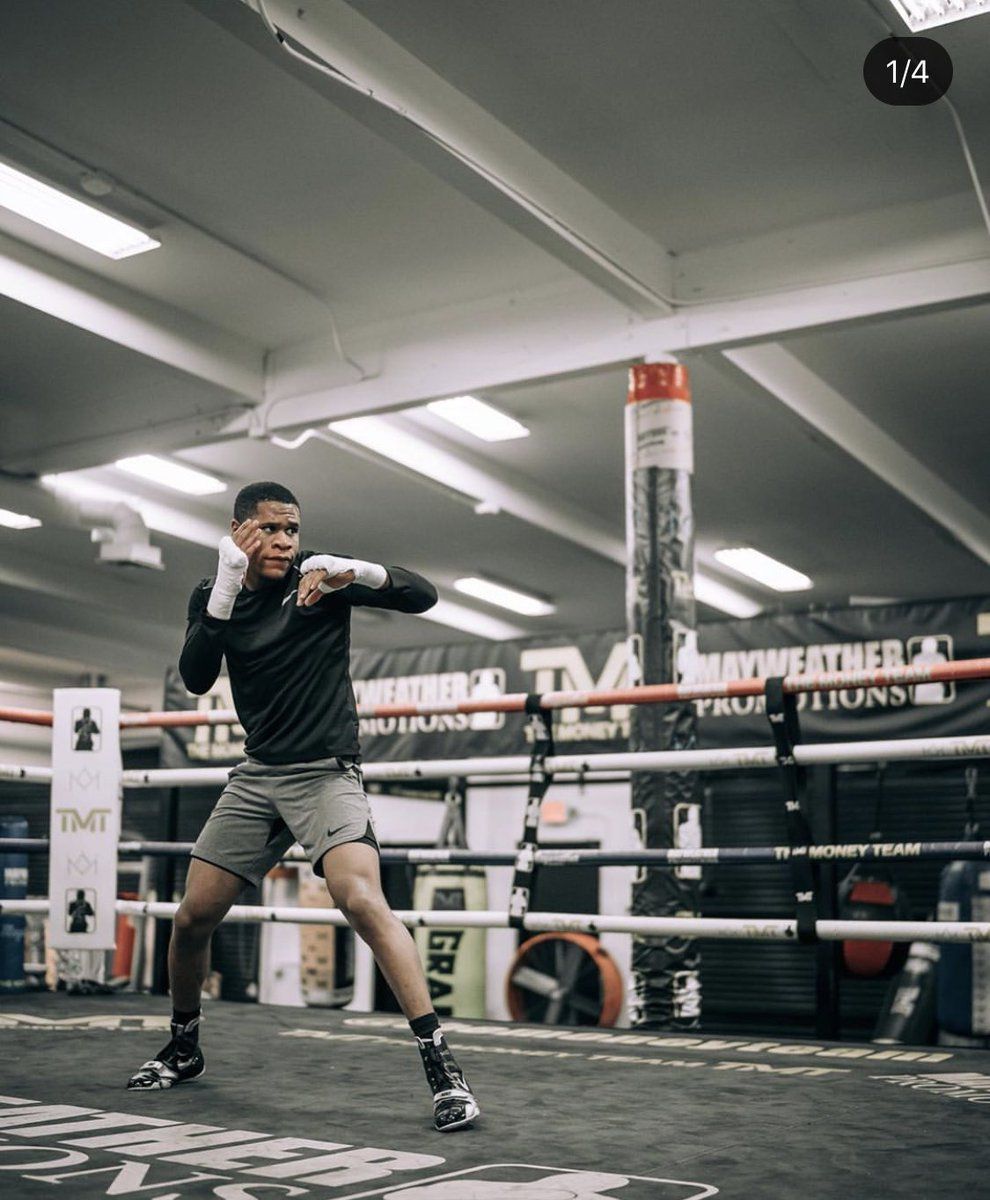 990x1200 Devin Haney's photographer has a crazy