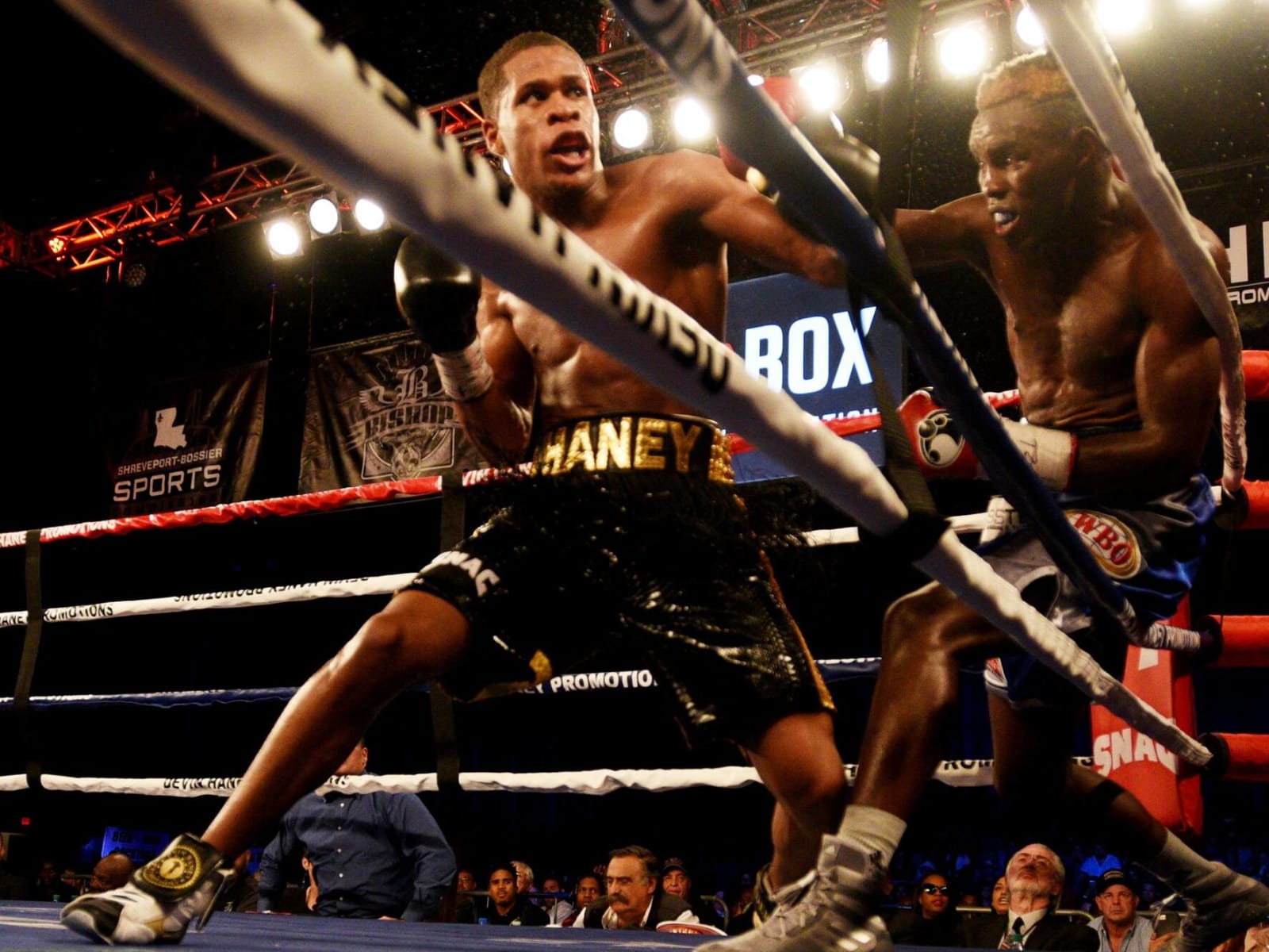 1600x1200 Devin Haney Claims WBC Super