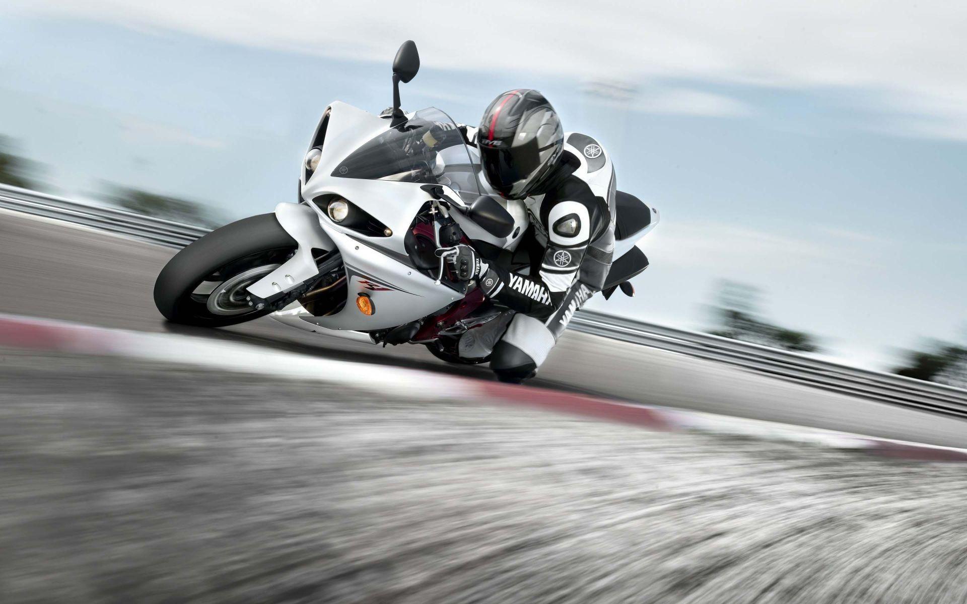 1920x1200 Yamaha R1 5 Bike. HD Yamaha Bikes .