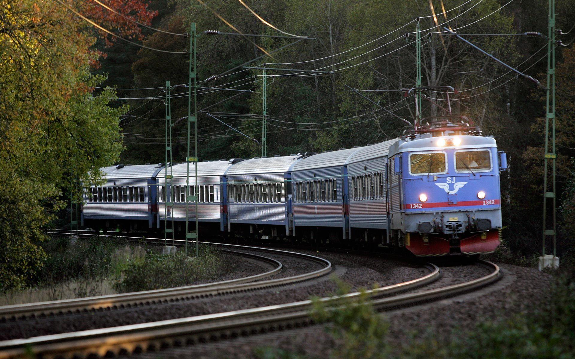 1920x1200 Indian Train Picture Wallpaper, Picture