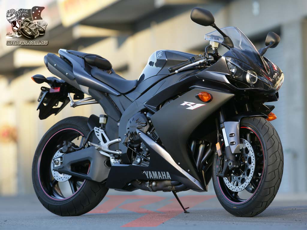 1024x768 Yamaha R1