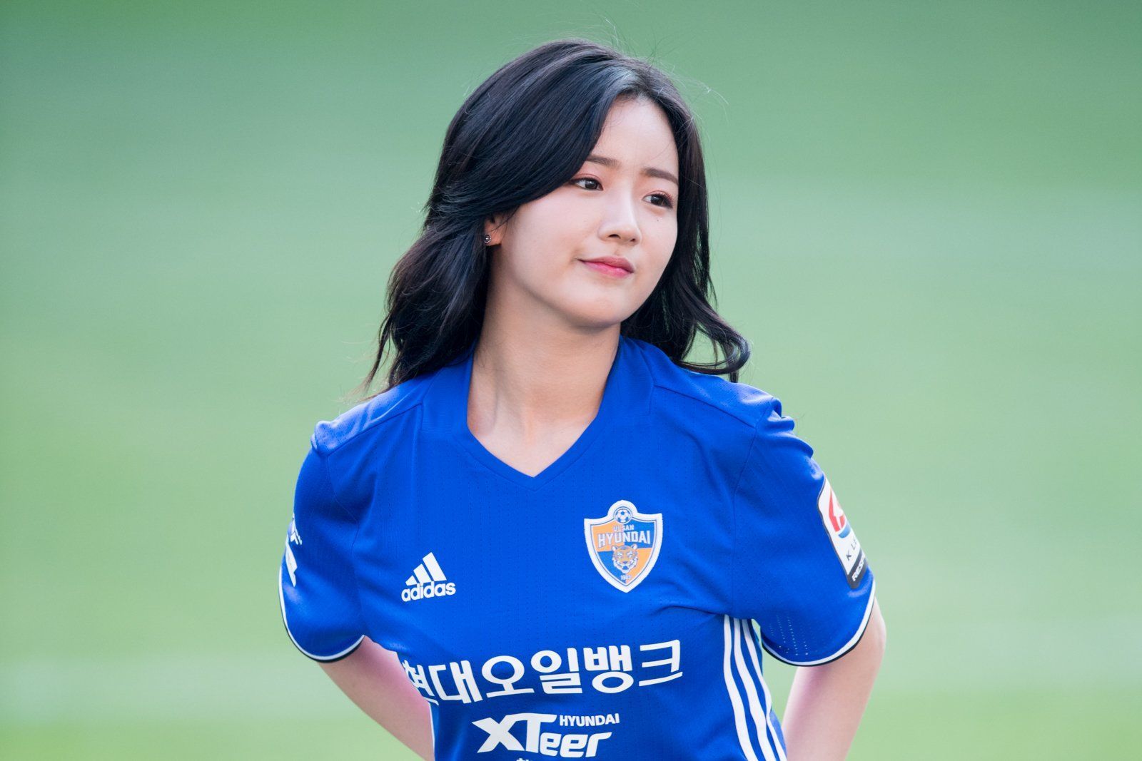 1600x1067 Yoon Bo Mi Wallpaper