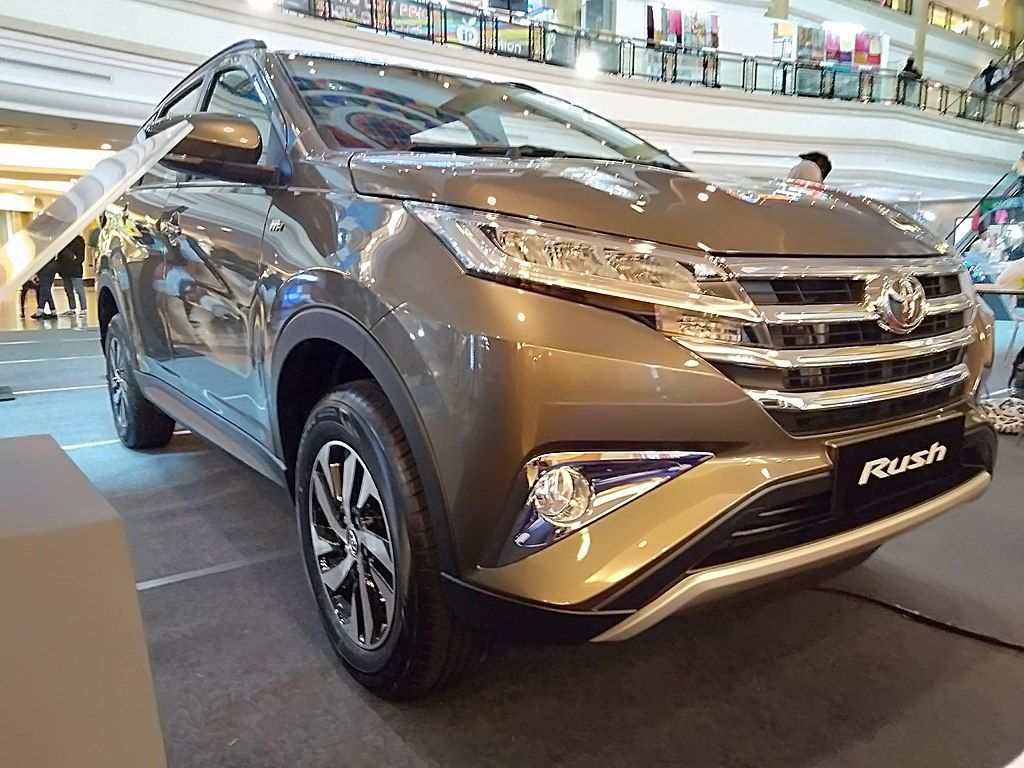 1024x768 Toyota Rush 1.5 Mid grade