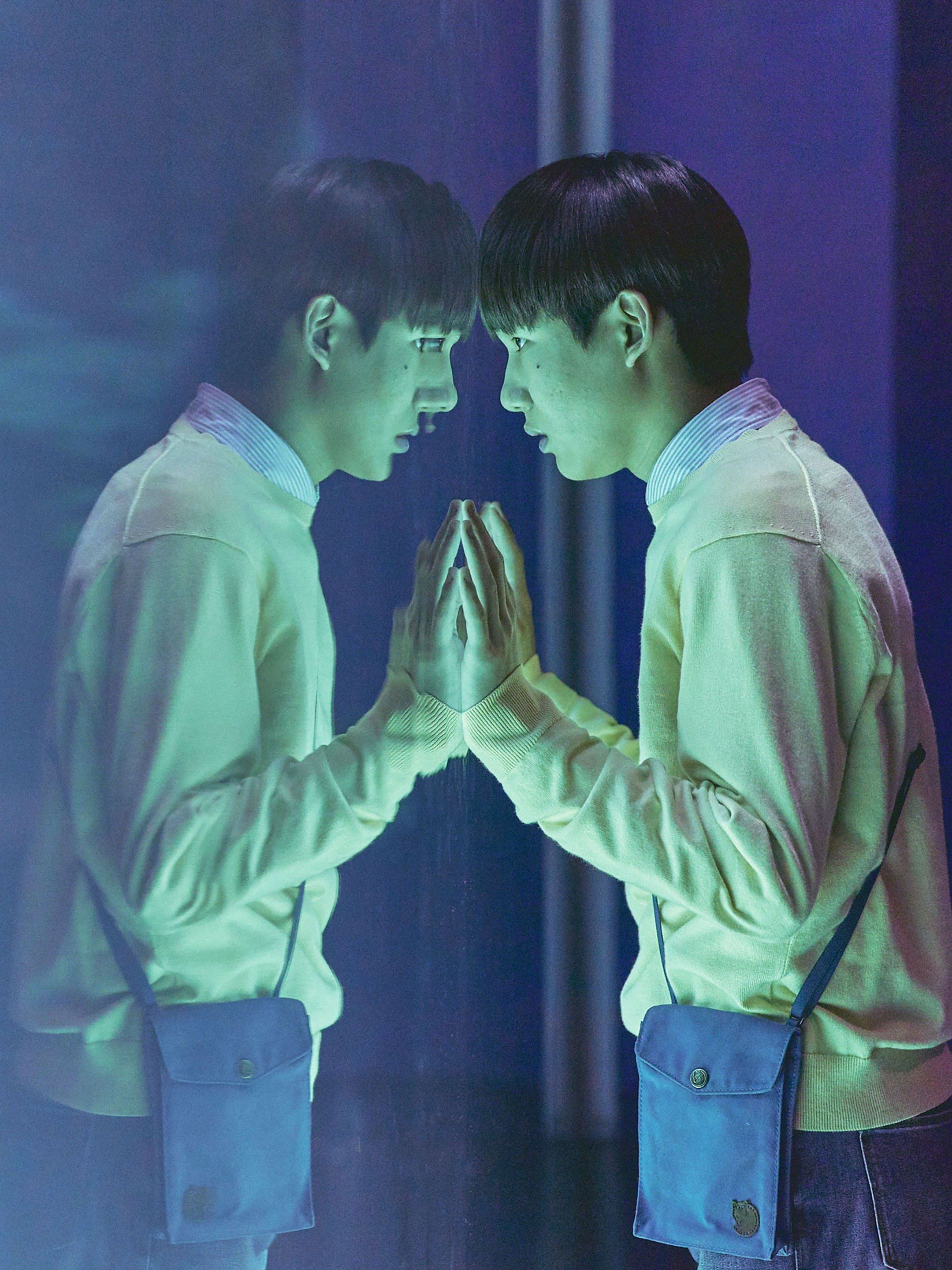 2160x2880 Move To Heaven Wallpaper