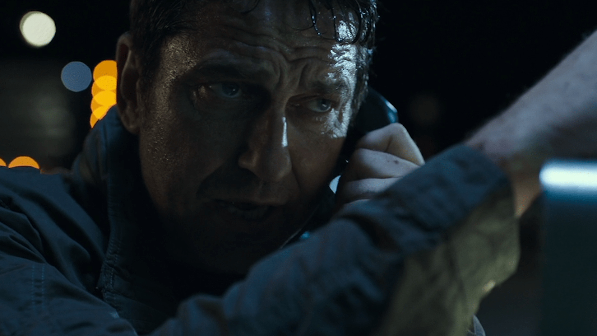 1920x1080 Gerard Butler is on the run in 'Angel Has Fallen'