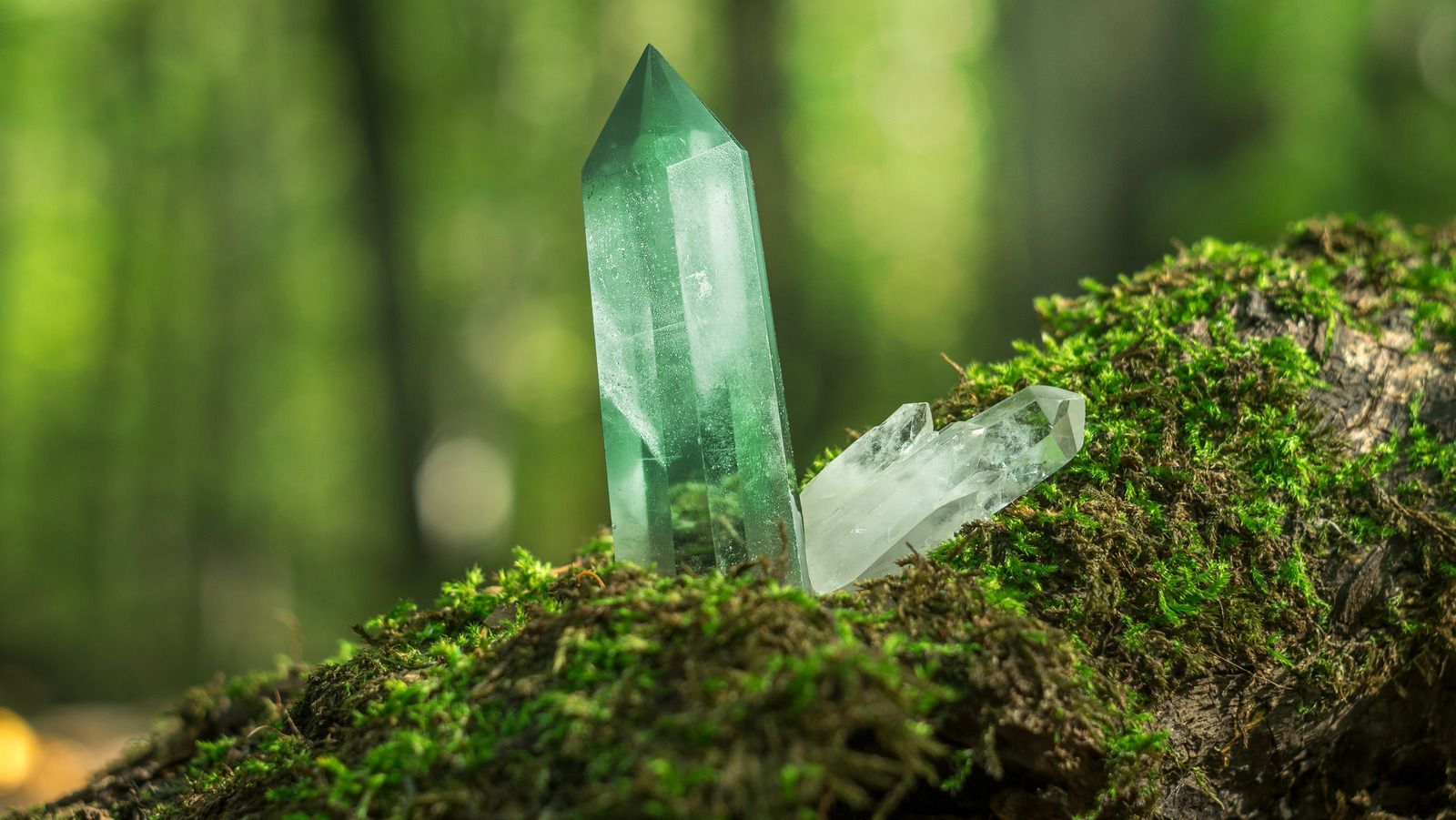 1600x901 The Crystal To Grab To Manifest Growth