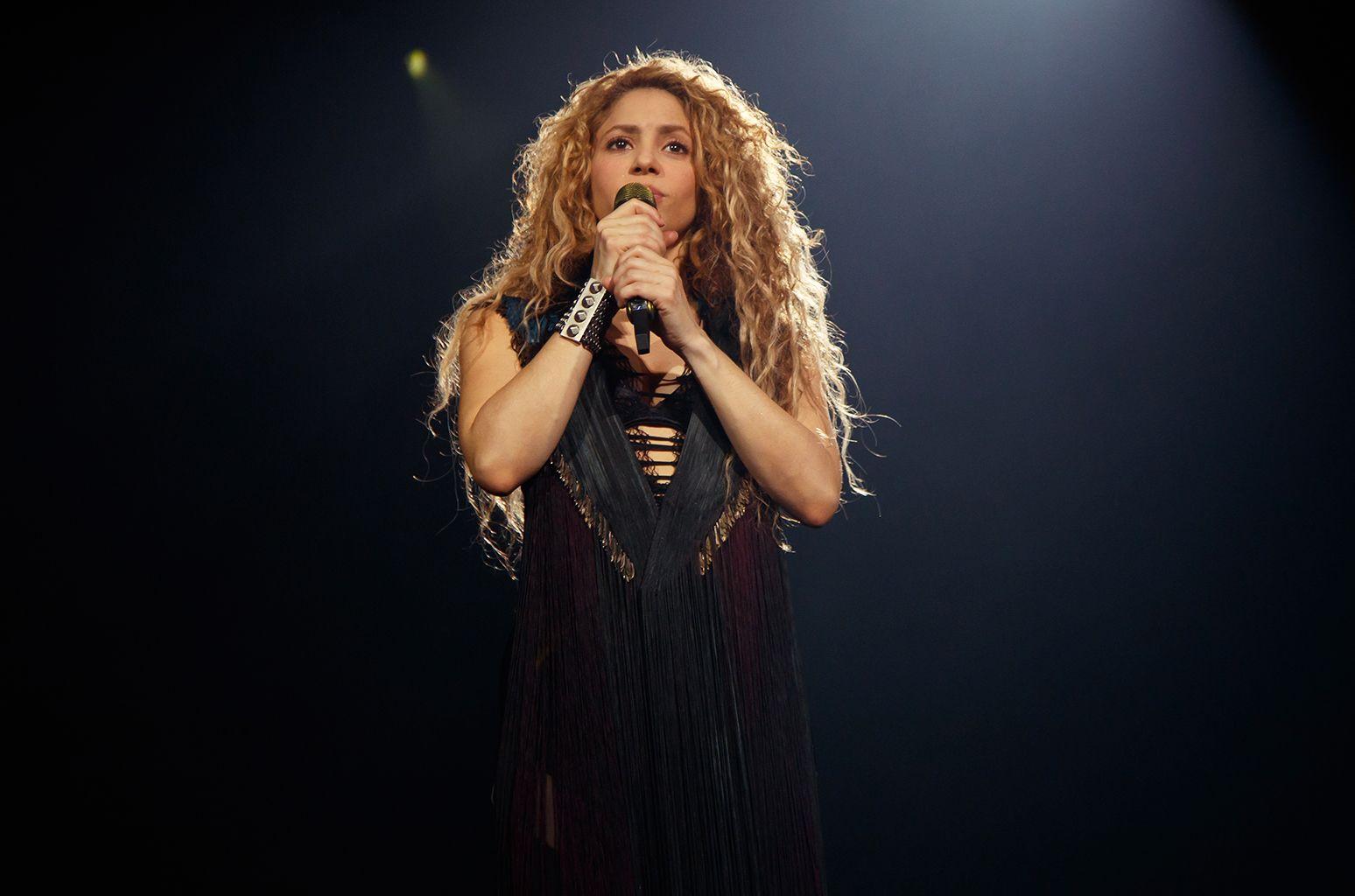 Shakira In Concert El Dorado World Tour Wallpapers Top Free Shakira
