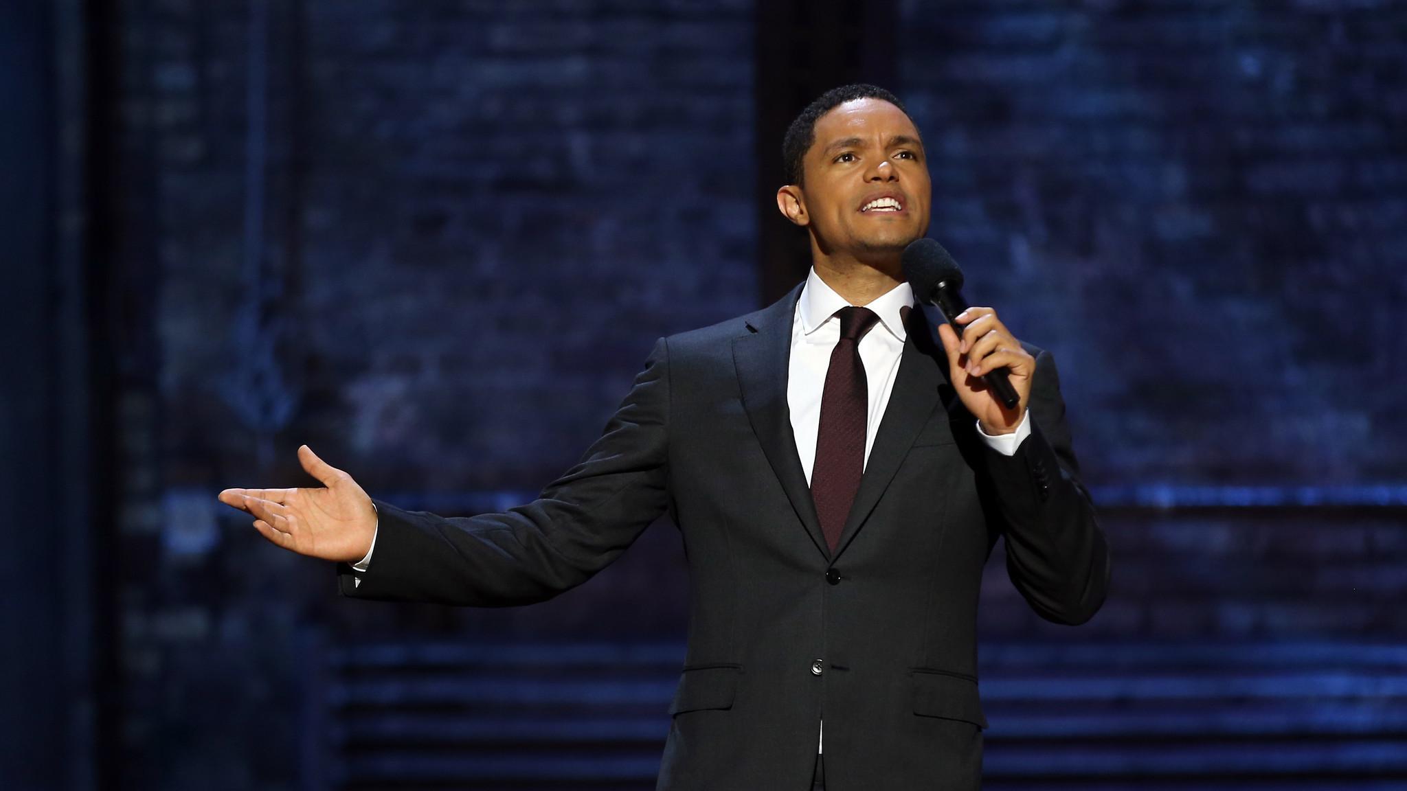 2048x1152 Trevor Noah Wallpaper