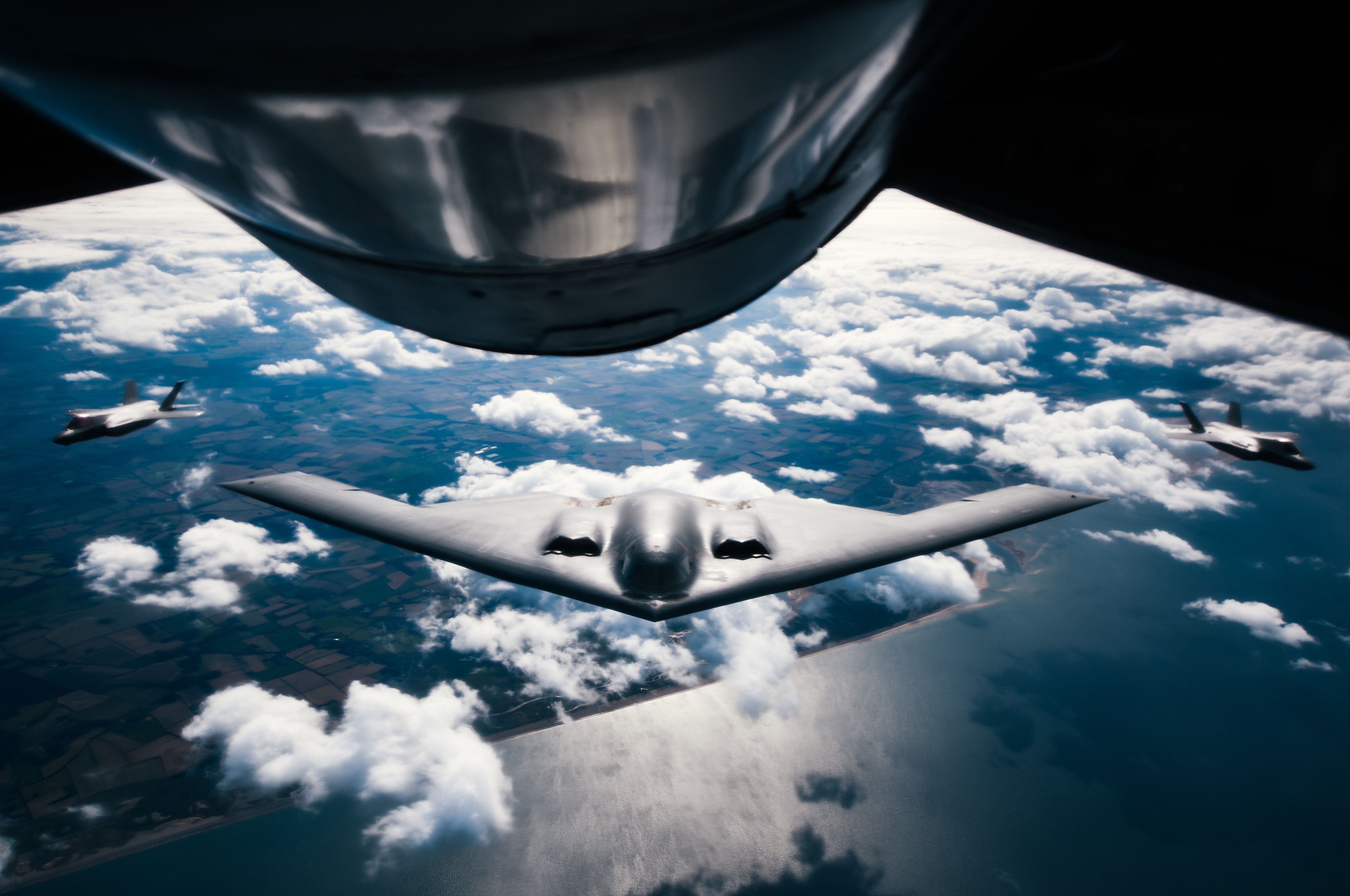 4737x3145 RAF F 35s Train With US Air Force B 2
