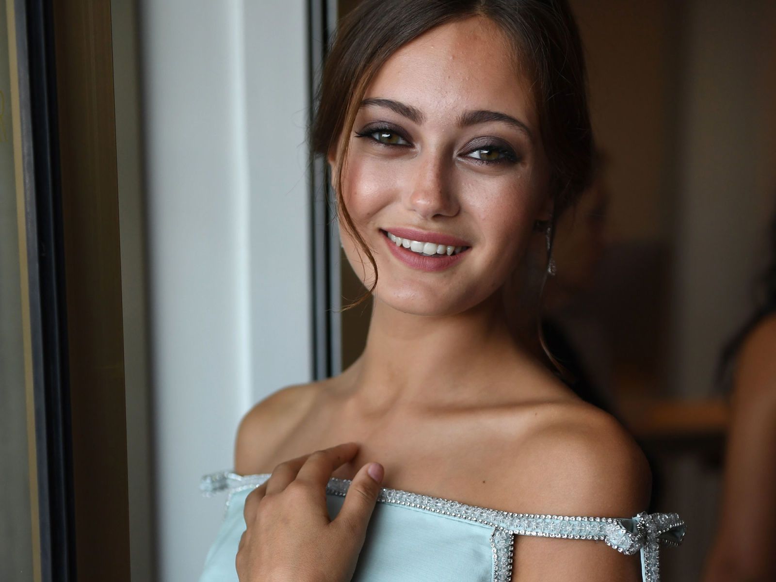 1600x1200 Ella Purnell interview