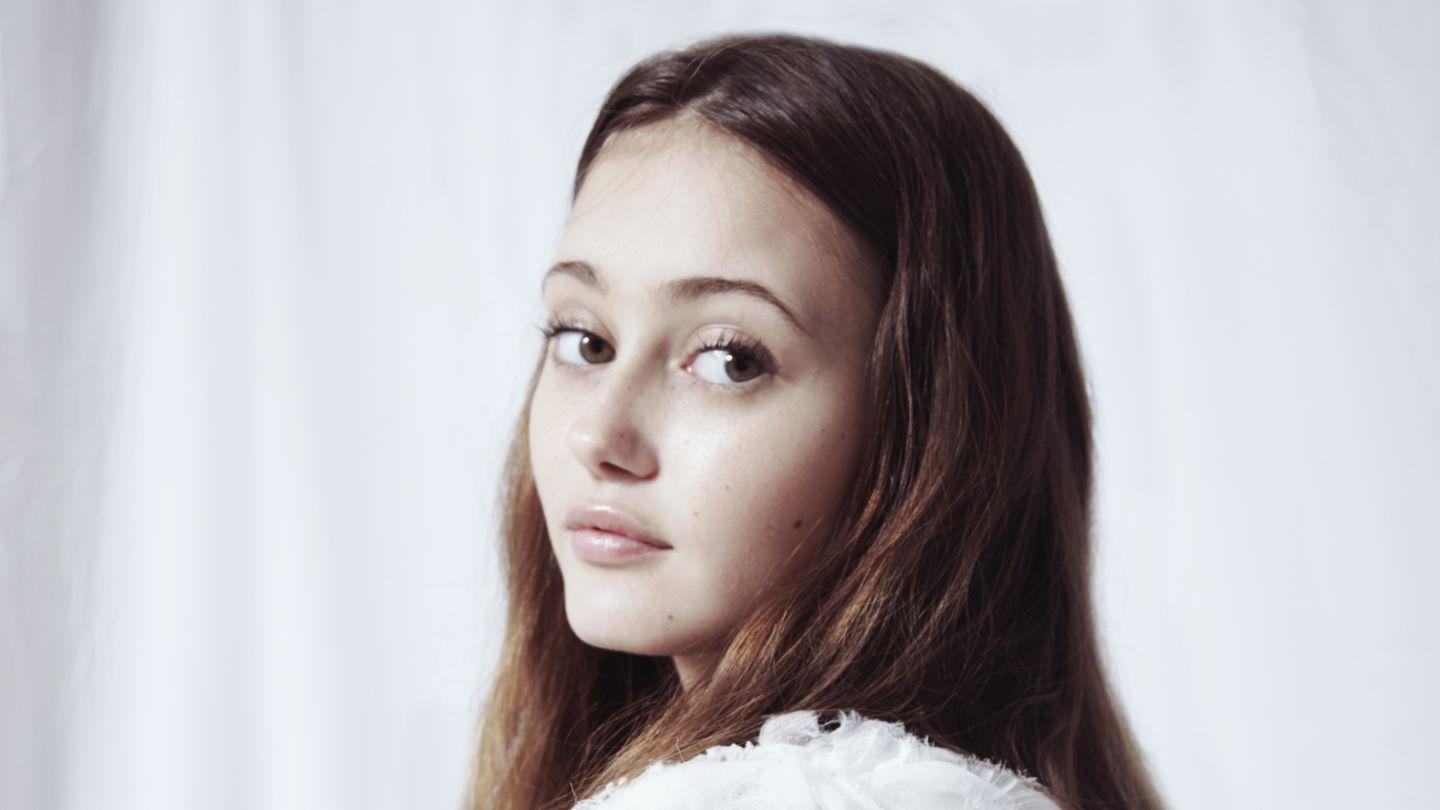 1440x810 Ella Purnell Wallpaper