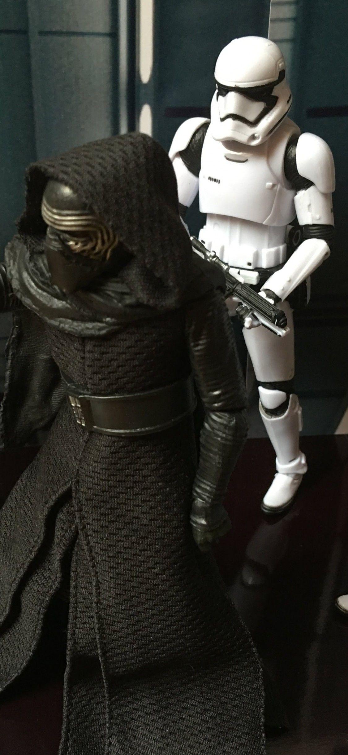 1125x2436 Download Wallpaper 1125x2436 Han solo mask, Han solo vs kylo