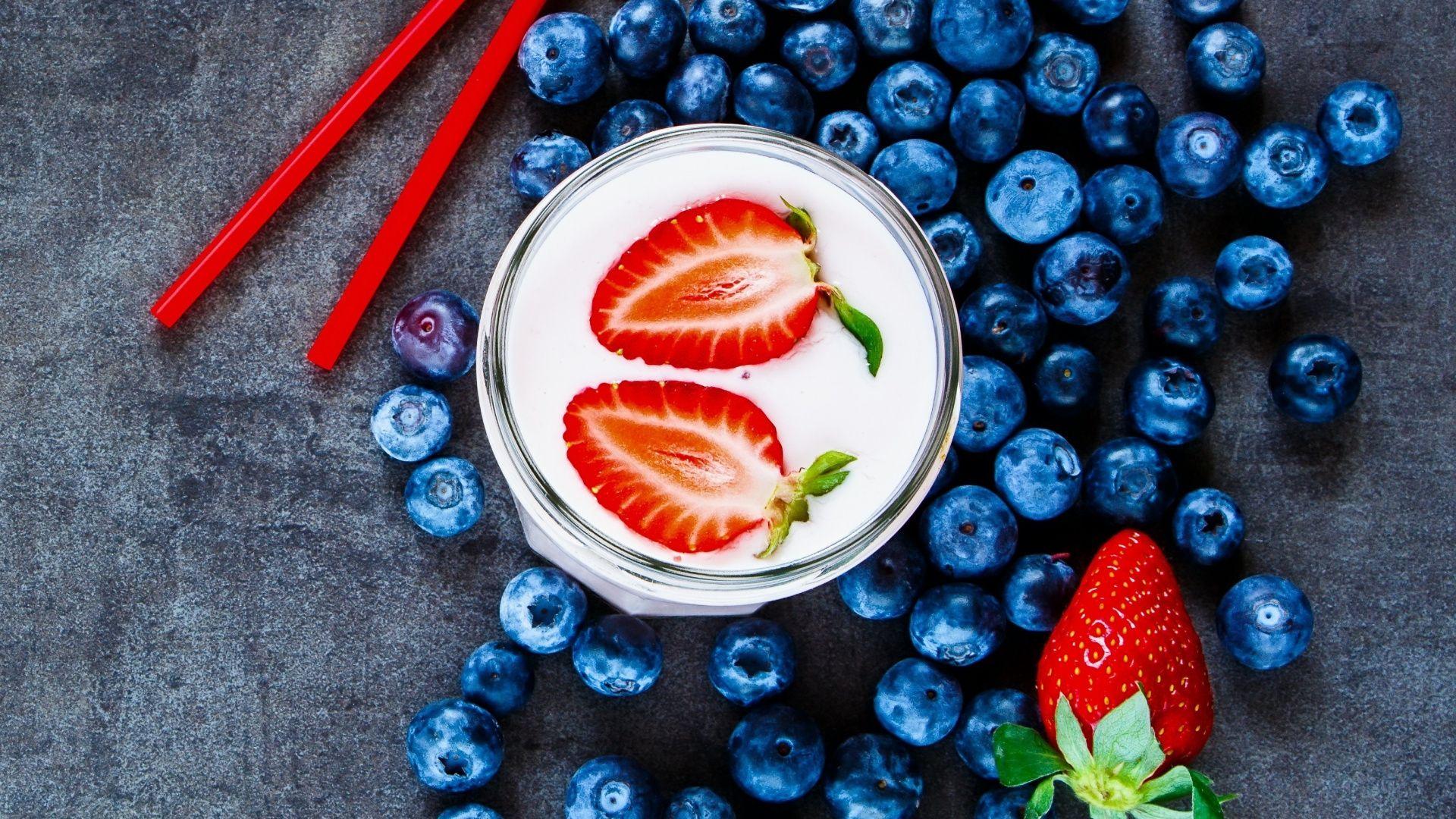 1920x1080 Download 1920x1080 wallpaper blueberries, milkshake