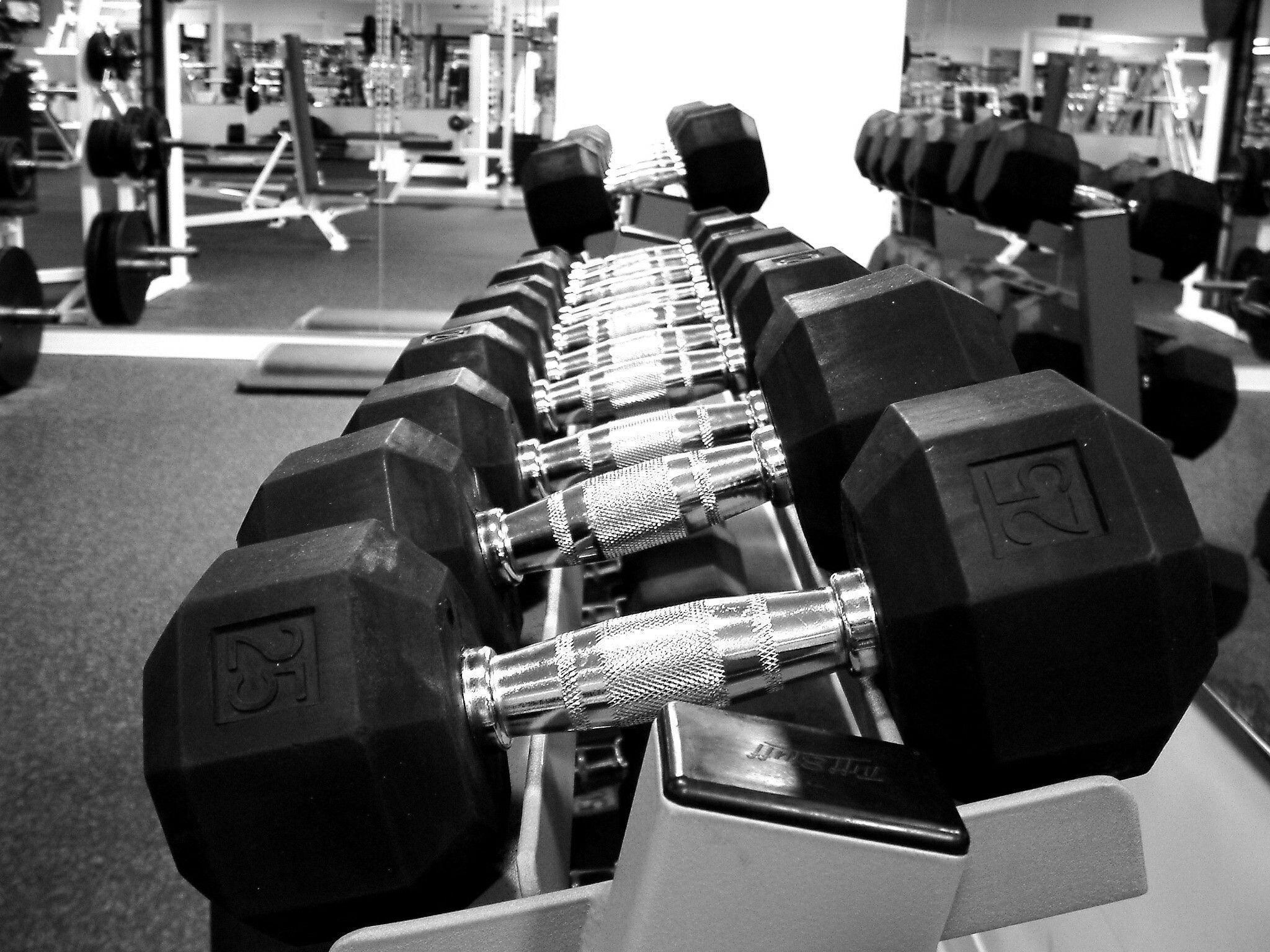 2048x1536 Weightlifting Wallpaper