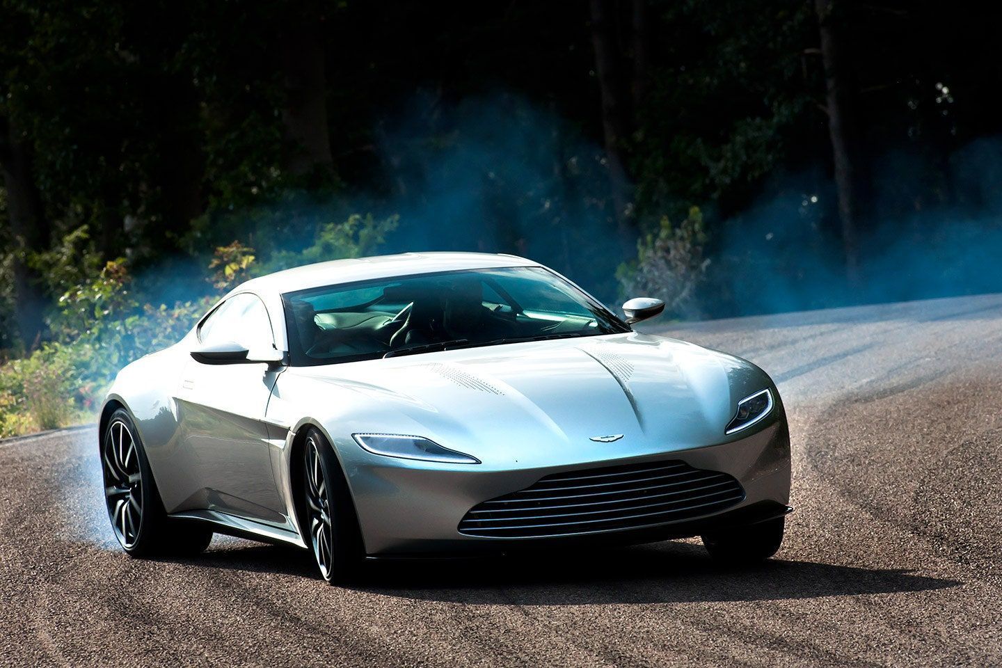 1440x960 James Bond's Snazzy New Aston Martin