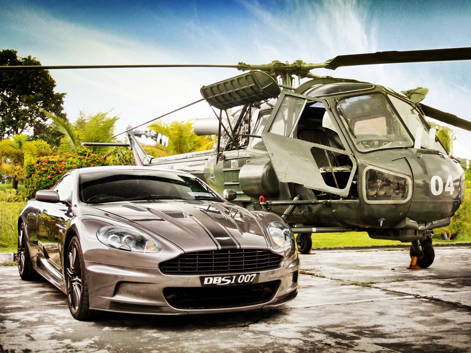 1600x1200 James Bond Aston Martin DBS V12 1600 x