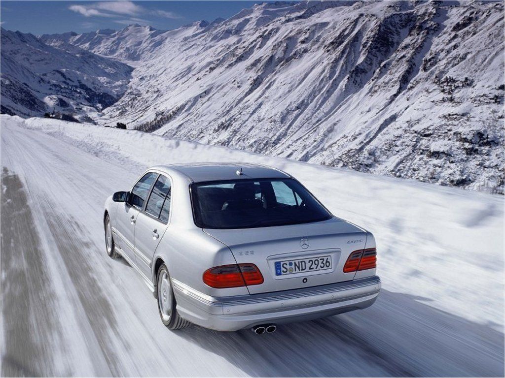 1024x768 Exterior Mercedes Benz E Klasse AMG II