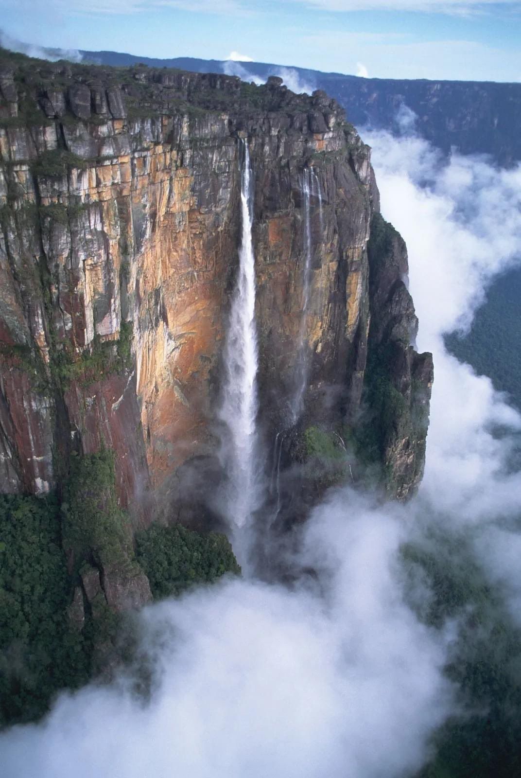 1072x1600 The world's tallest waterfall, standing