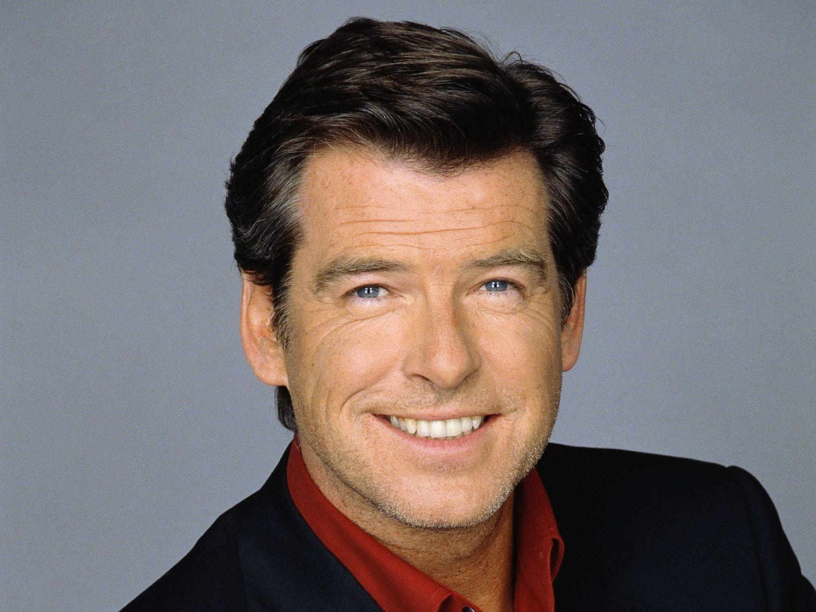 1600x1200 Pierce Brosnan Brosnan Wallpaper