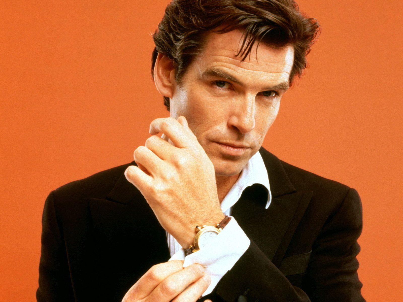 1600x1199 Pierce Brosnan Wallpaper and Background Imagex1199