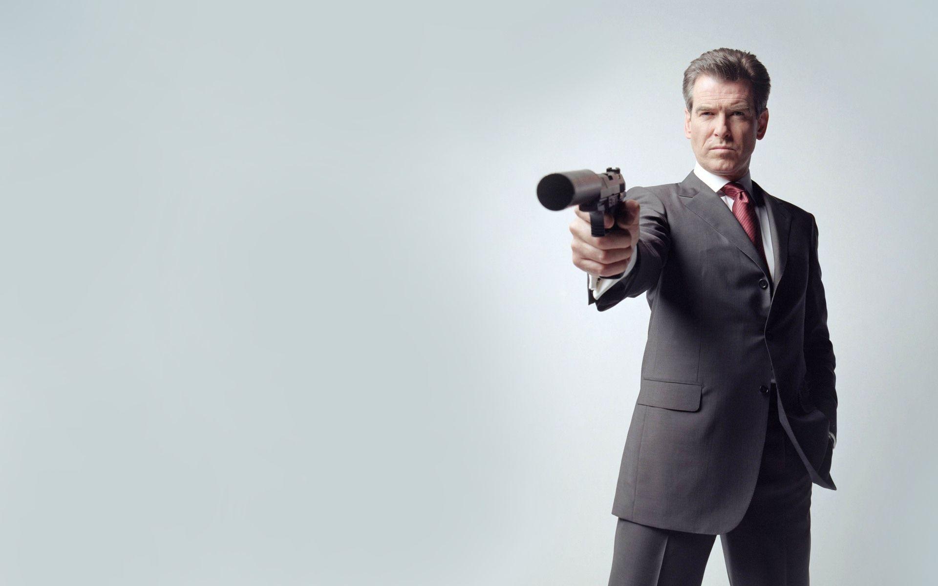 1920x1200 Pierce brosnan 007
