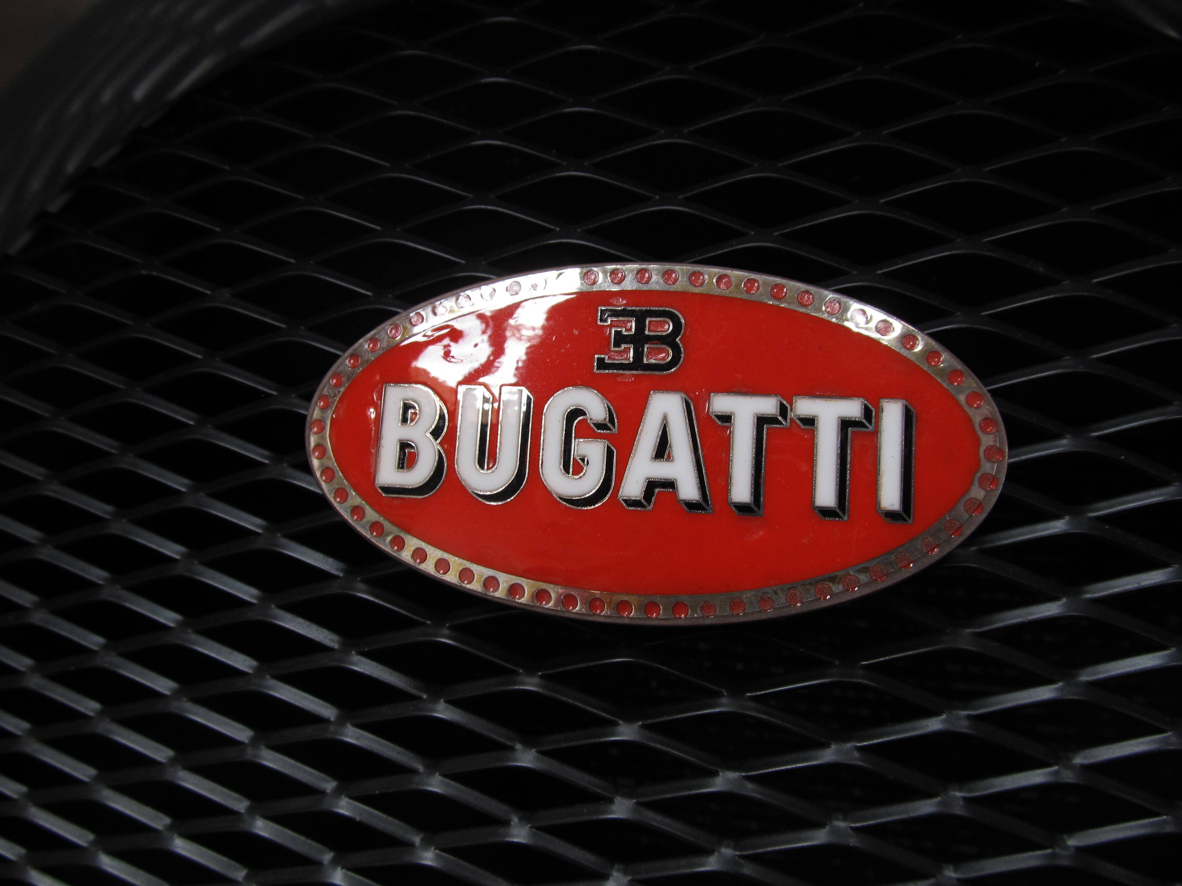 Bugatti Logo Wallpaper Iphone