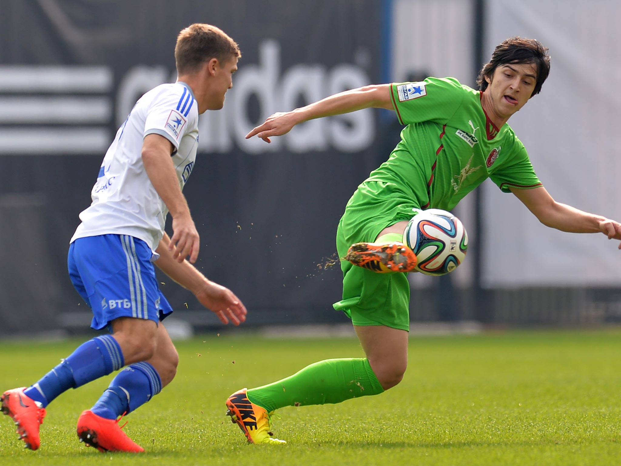 2048x1536 Iranian Lionel Messi' Sardar Azmoun