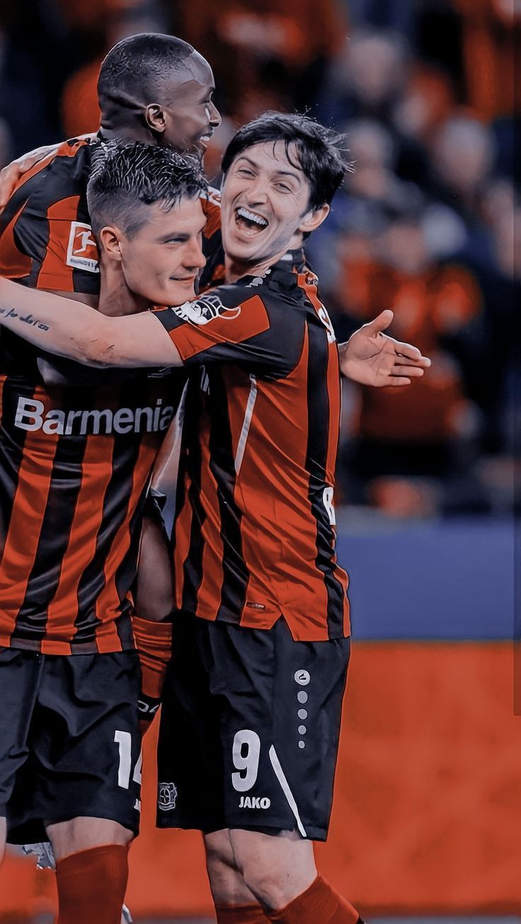 736x1305 Sardar Azmoun National Team
