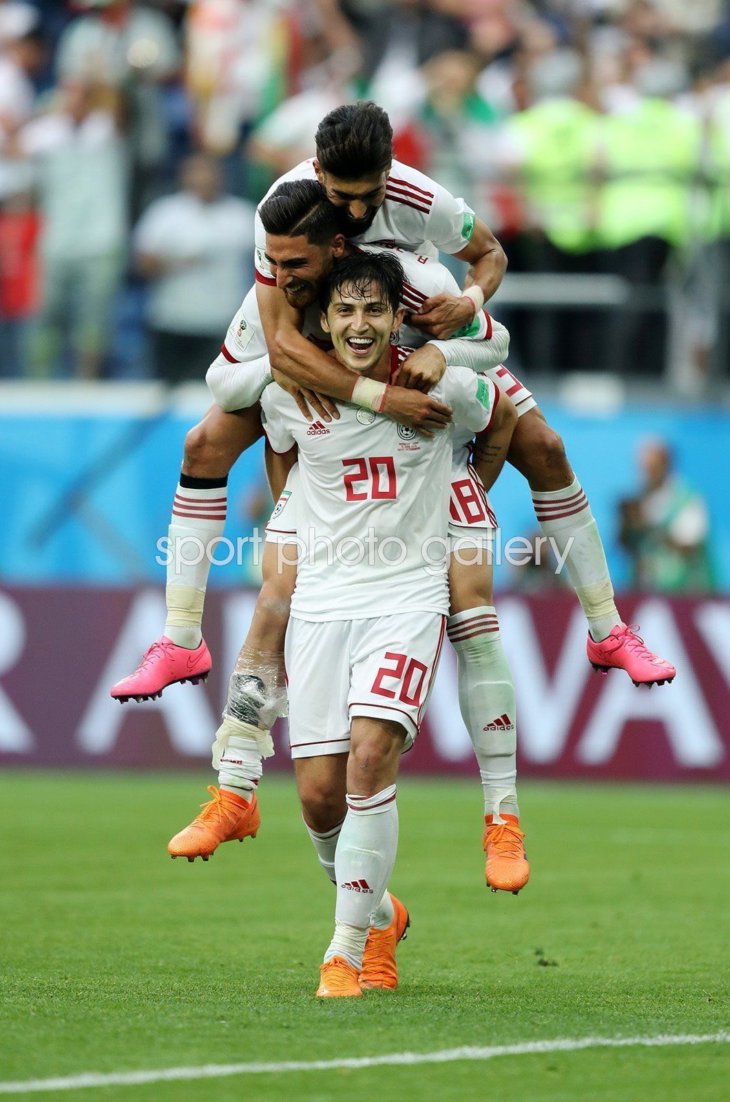 1060x1600 Sardar Azmoun, Alireza Jahanbakhsh
