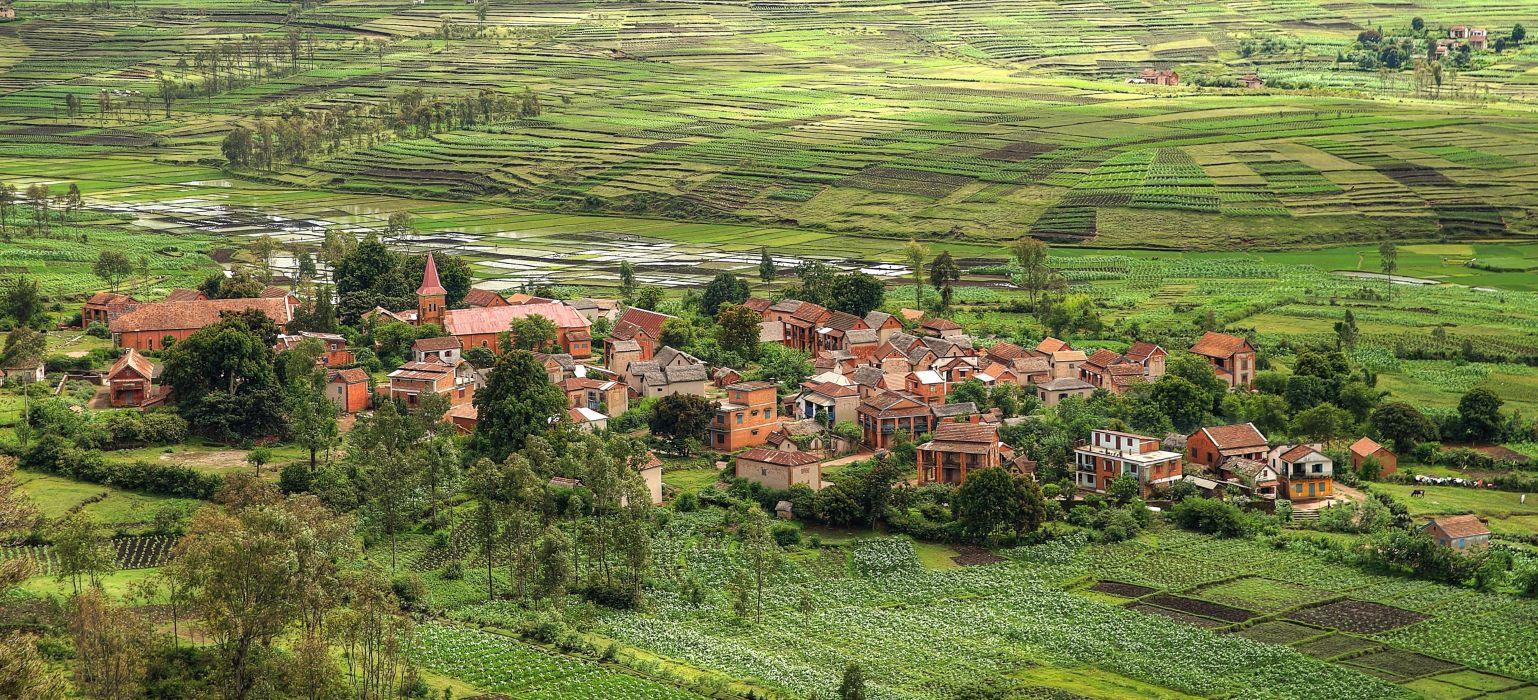 1538x700 Houses Fields From above Village Madagascar Nature wallpaper