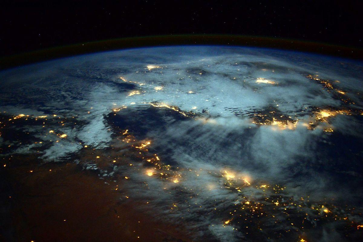 1200x799 Picture of the Day: Spirals of Light Bursting from Earth