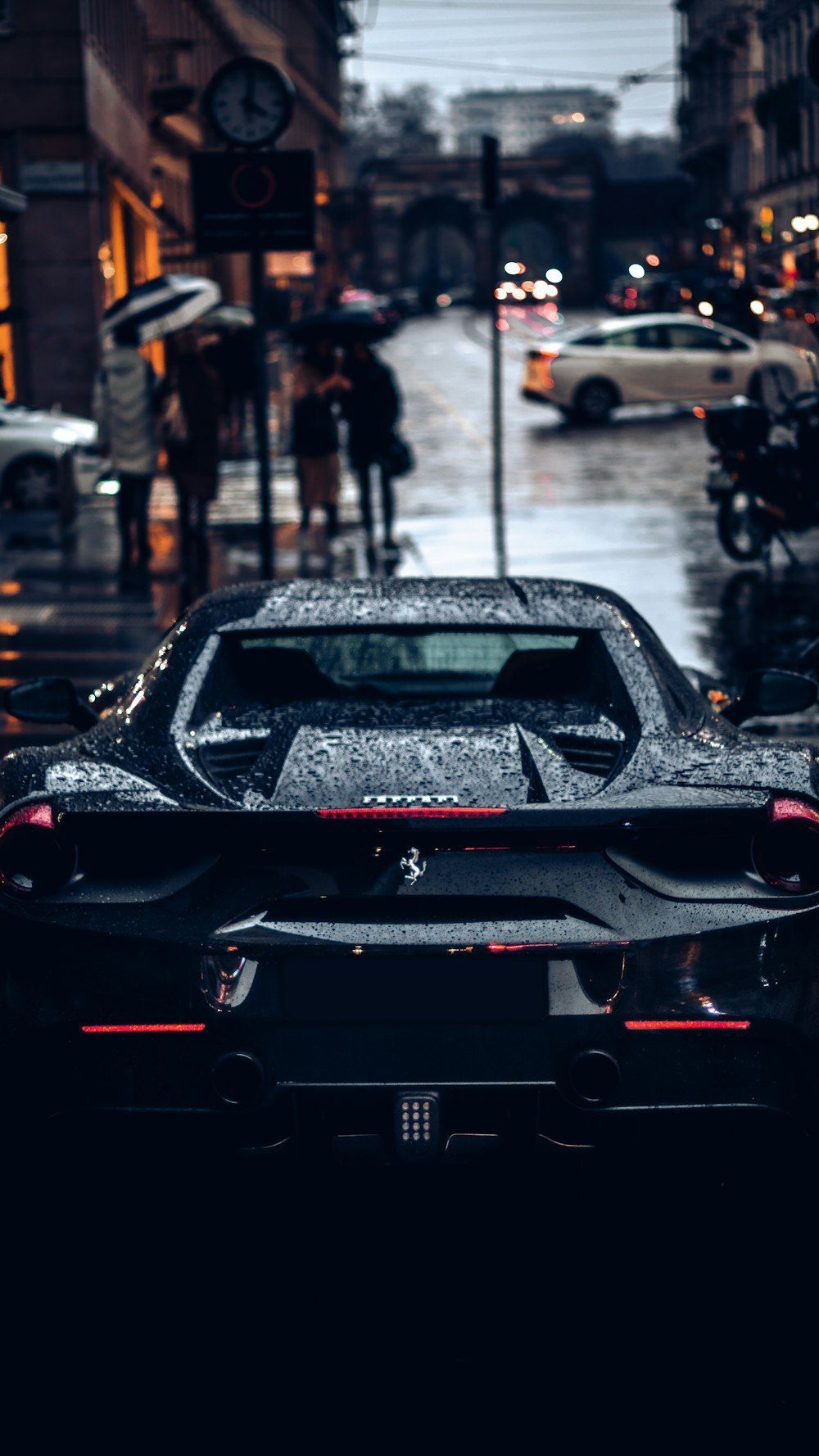 1000x1778 Luxury Car Picture HD