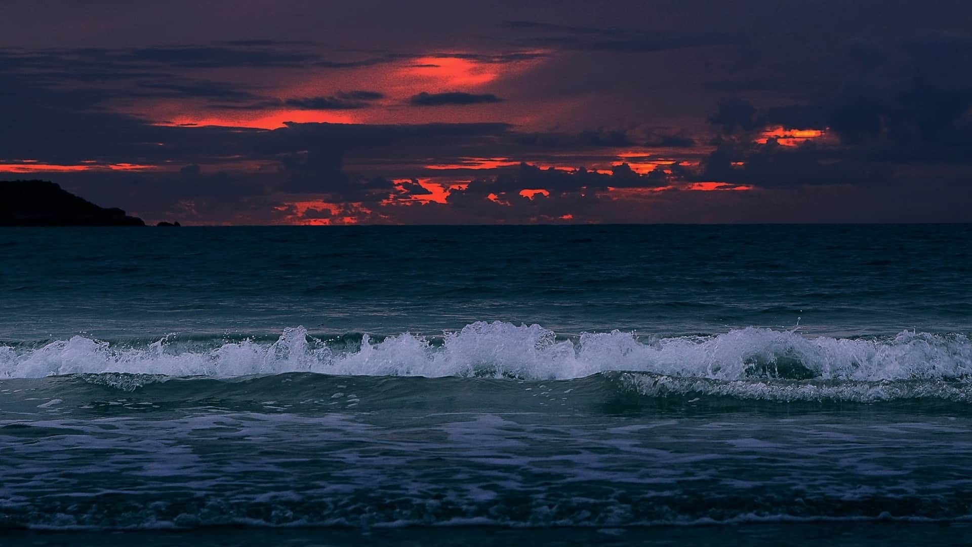 1920x1080 Night Sky Over Ocean Horizon Wallpaper