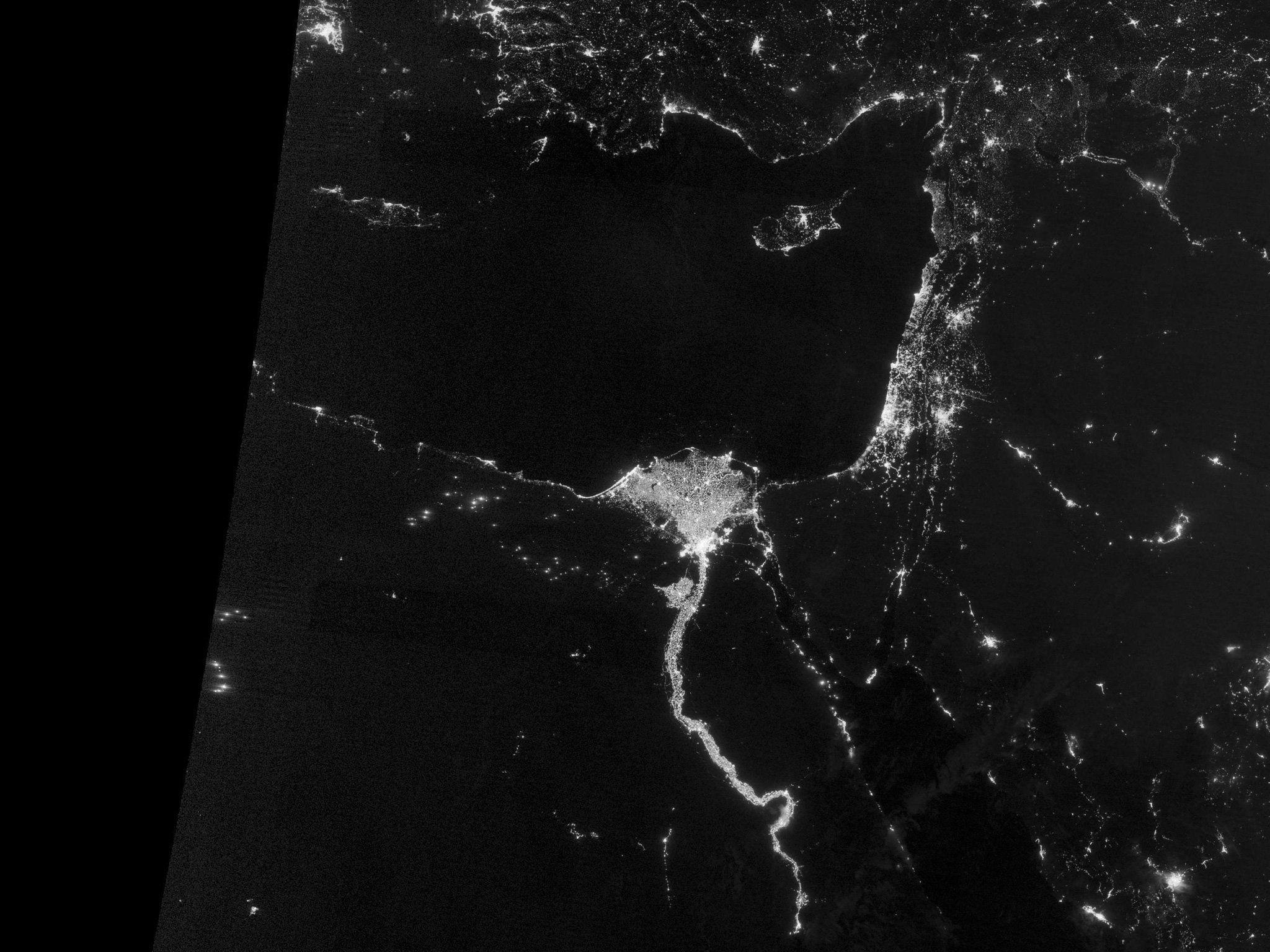 2048x1536 Well Marked Earth At Night Nasa