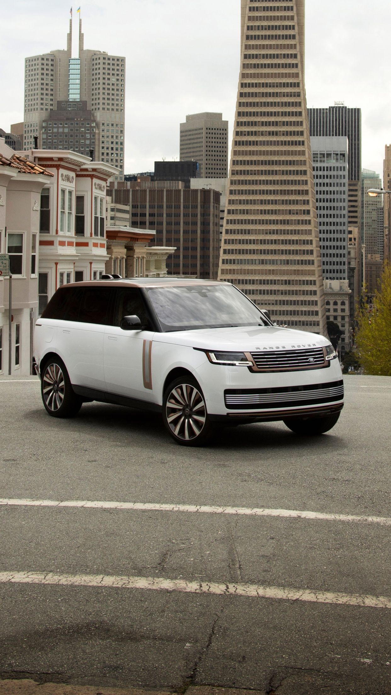 1242x2208 Range Rover SV Serenity P530 LWB